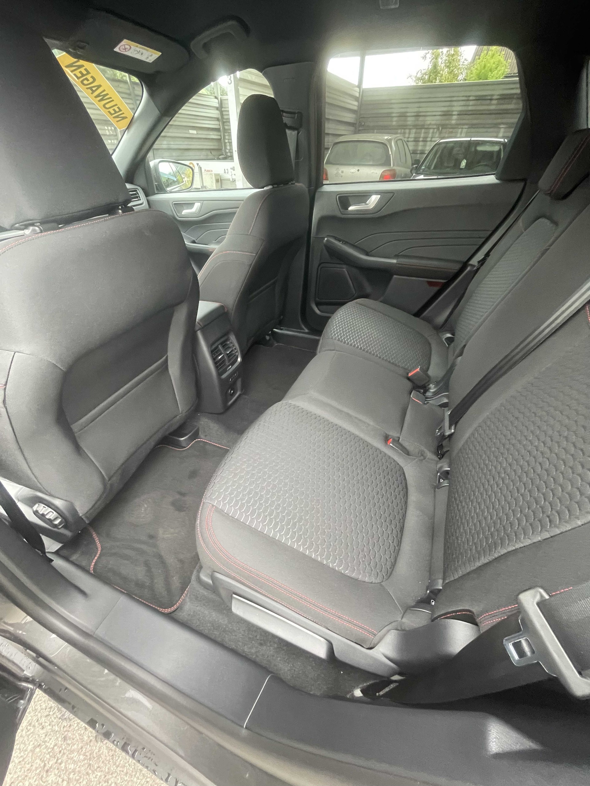 FORD Kuga 2.5 Plug-in Hybrid ST-Line-image-10