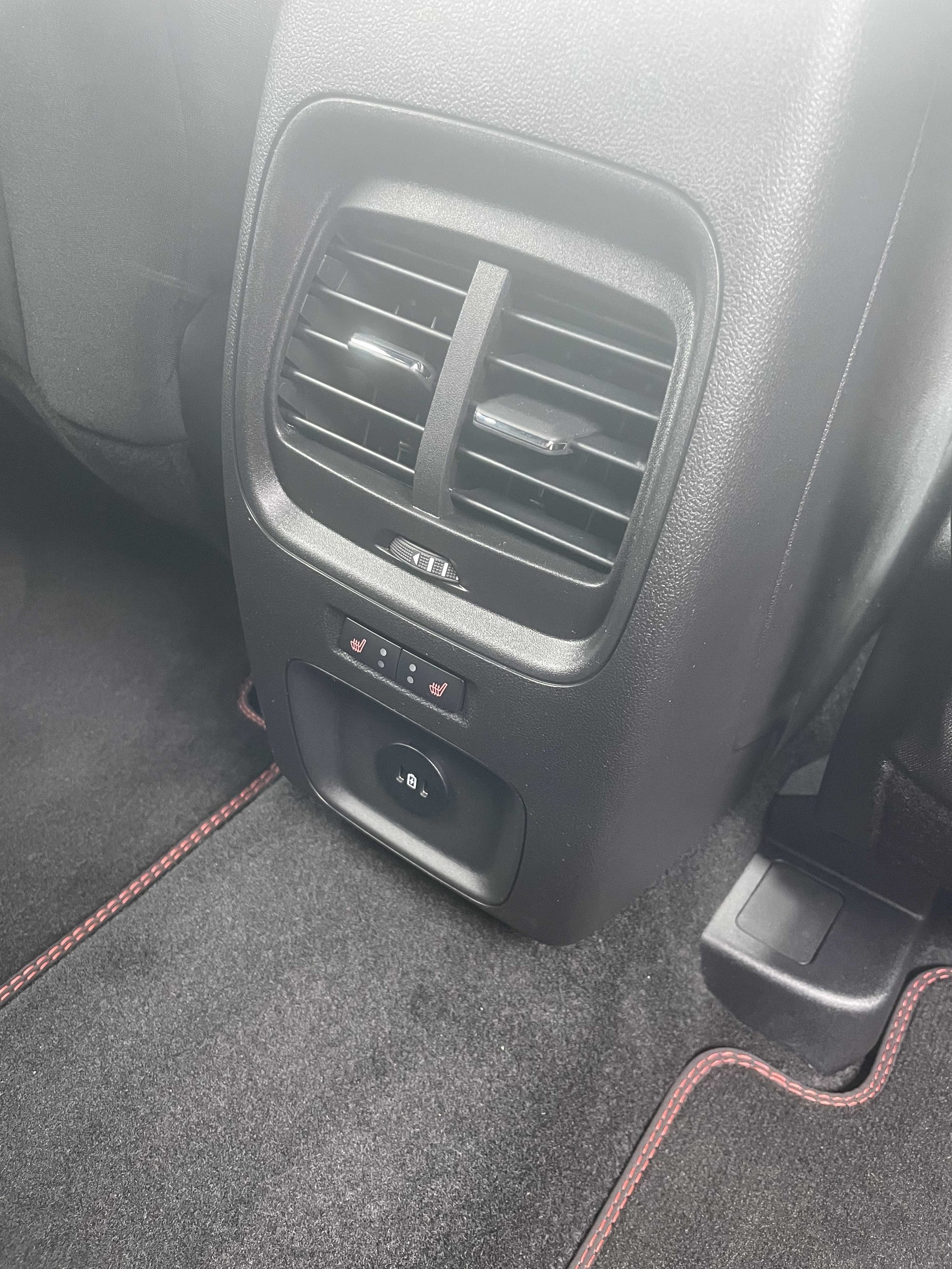 FORD Kuga 2.5 Plug-in Hybrid ST-Line-image-14