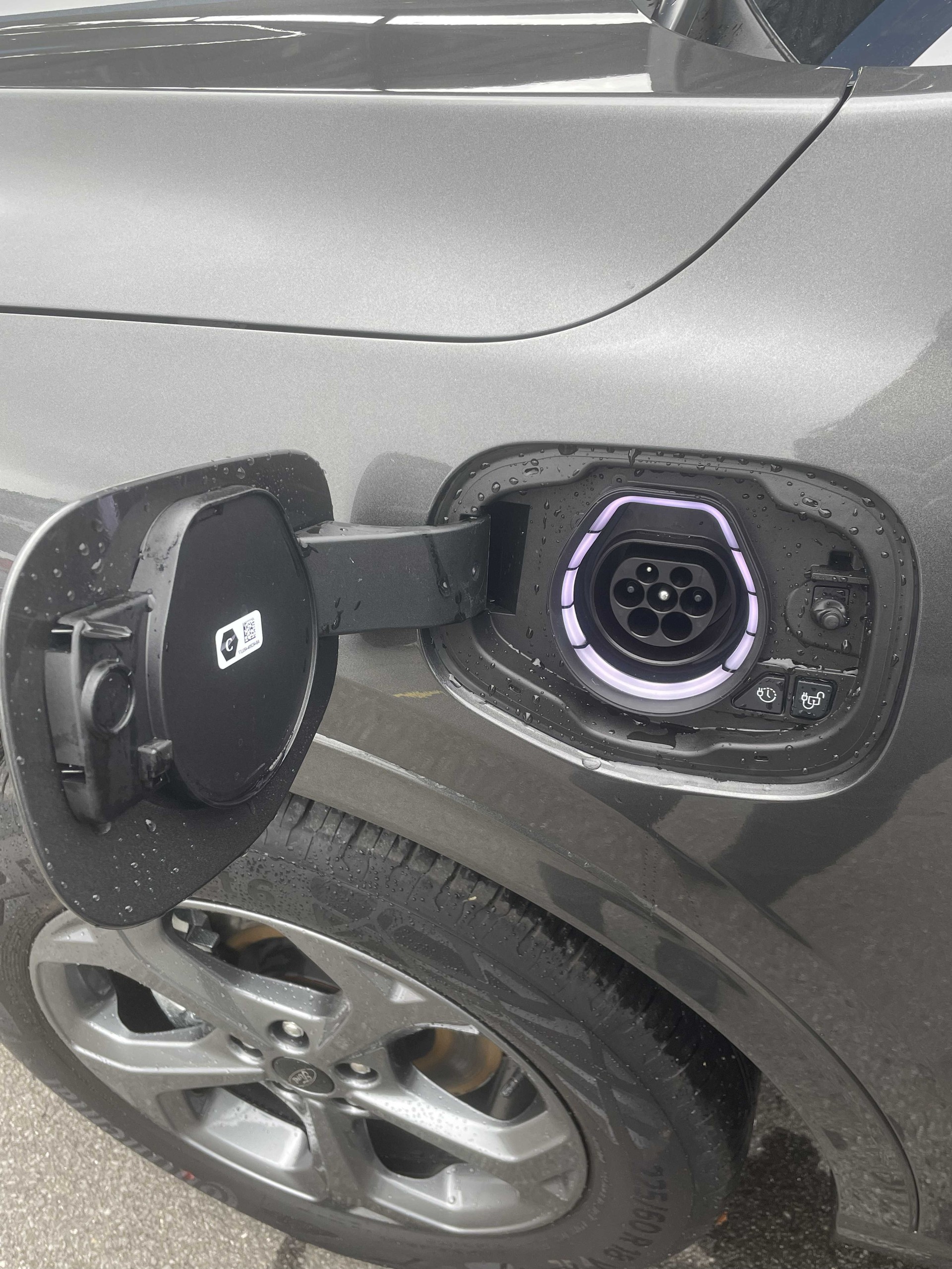 FORD Kuga 2.5 Plug-in Hybrid ST-Line-image-16