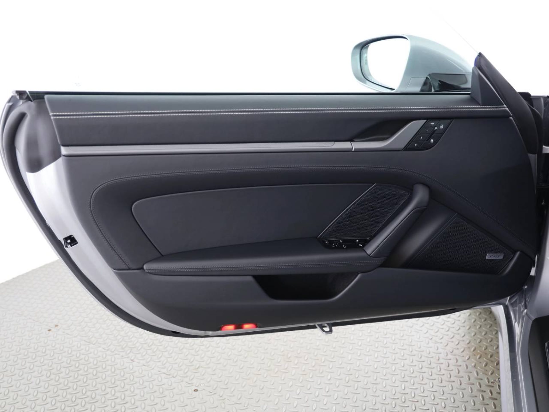 PORSCHE 911 Carrera 4S-image-15