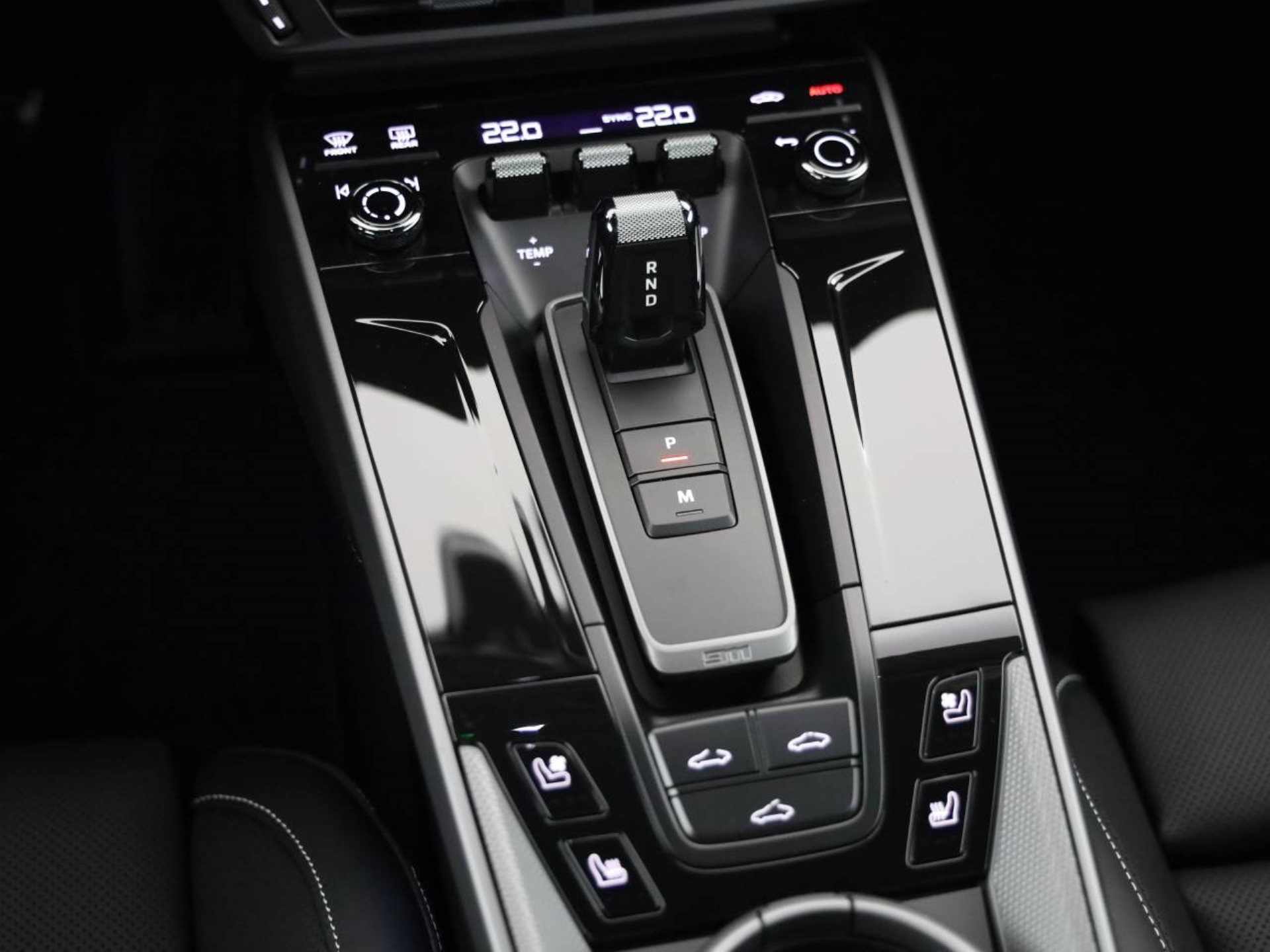 PORSCHE 911 Carrera 4S-image-13