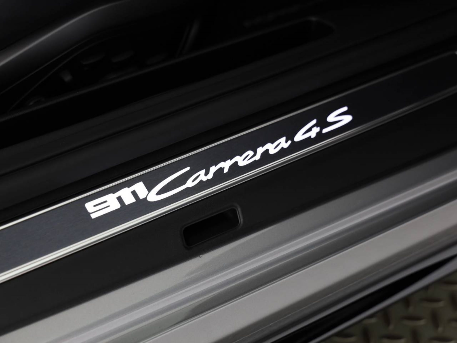 PORSCHE 911 Carrera 4S-image-14