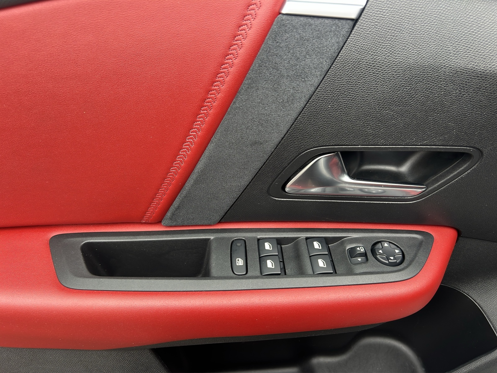 CITROEN C4 1.2 Pure Tech Shine EAT8-image-9