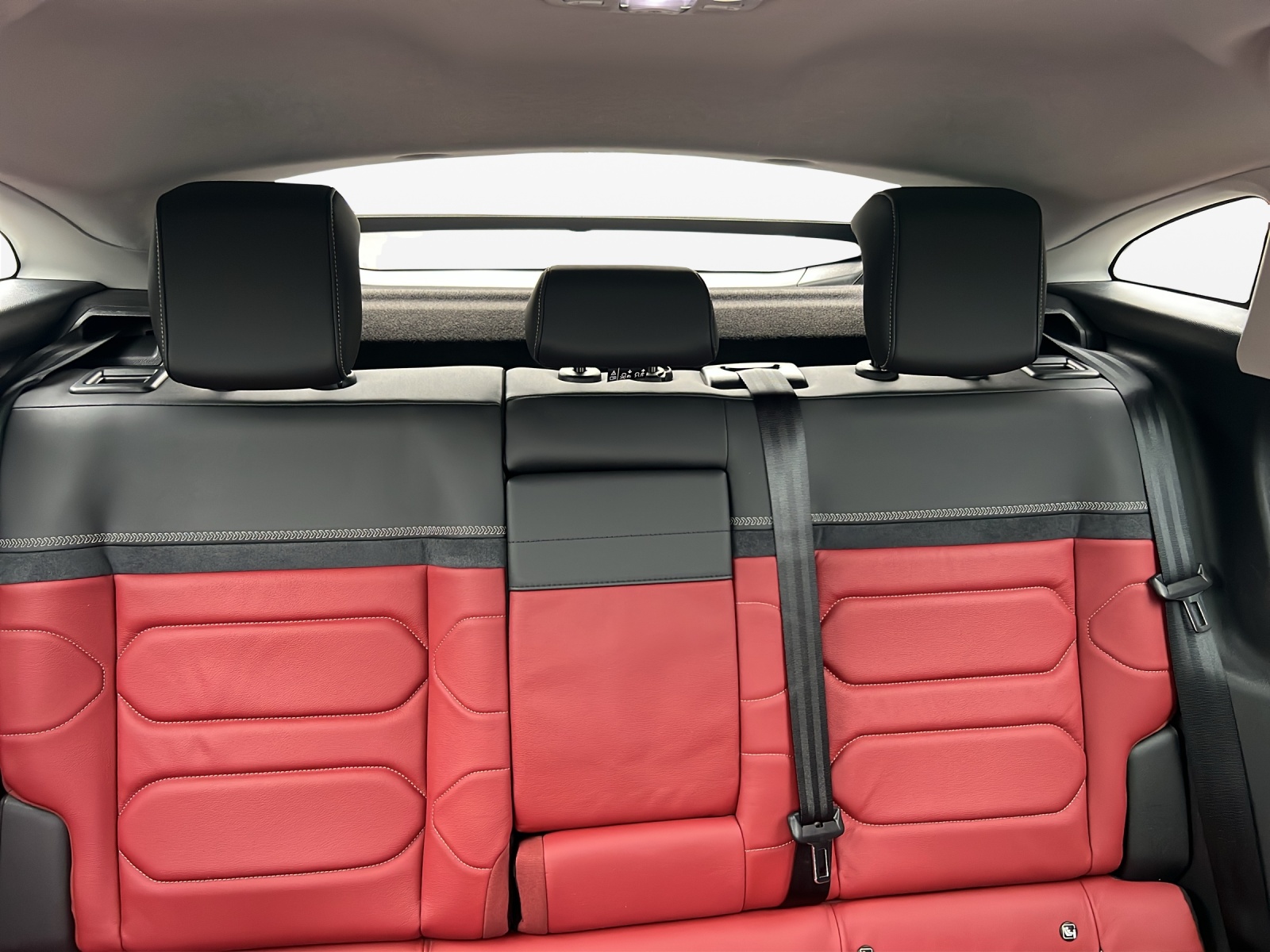 CITROEN C4 1.2 Pure Tech Shine EAT8-image-17