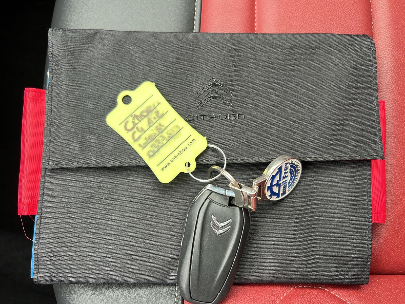 CITROEN C4 1.2 Pure Tech Shine EAT8-image-25