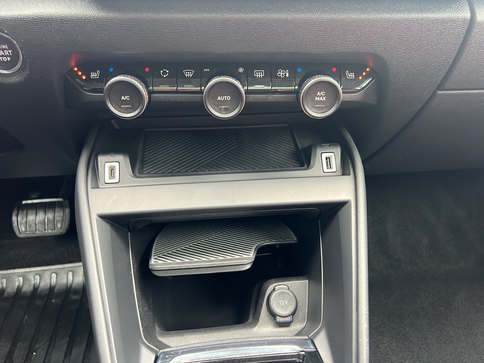CITROEN C4 1.2 Pure Tech Shine EAT8-image-24