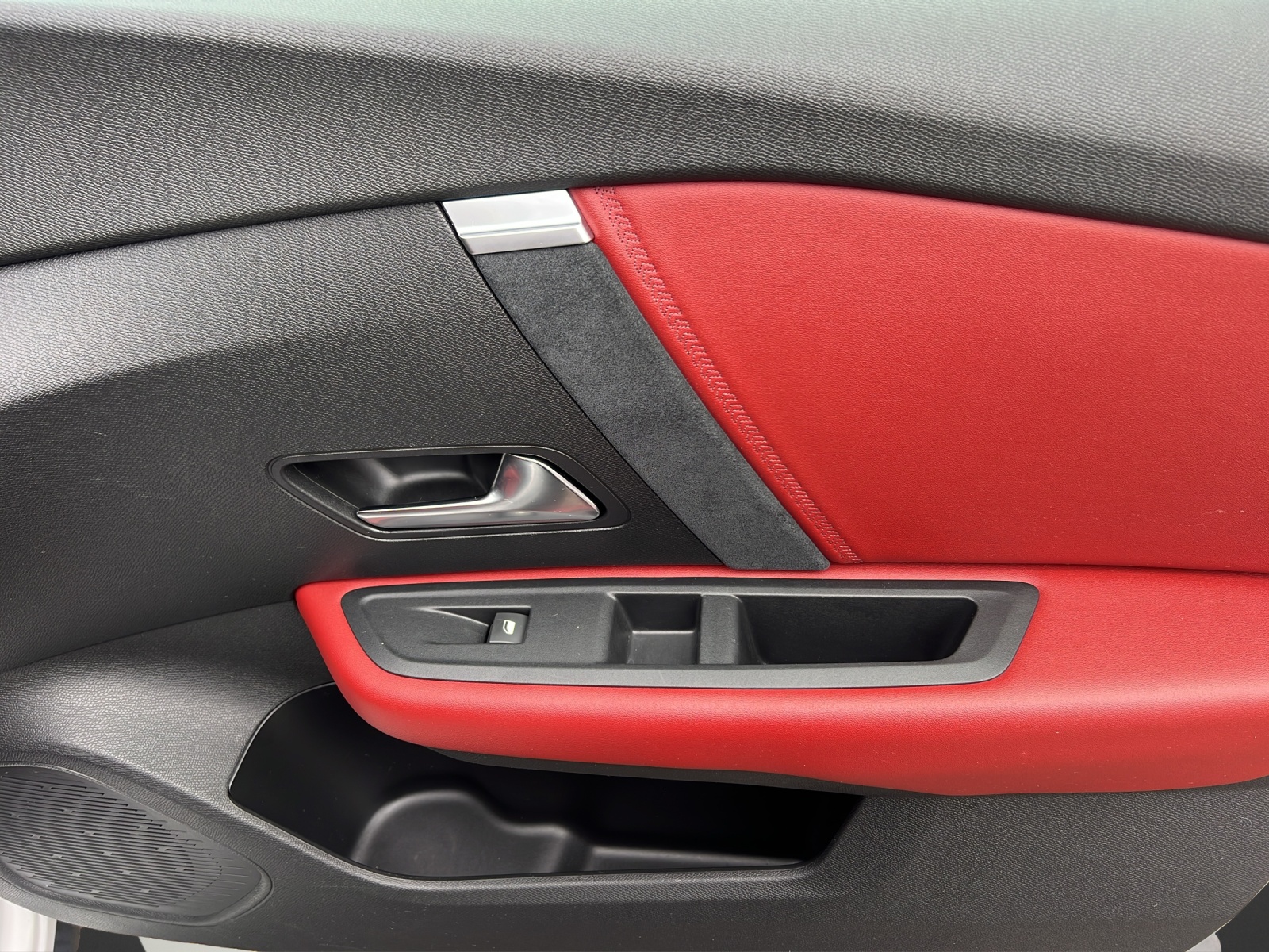CITROEN C4 1.2 Pure Tech Shine EAT8-image-16