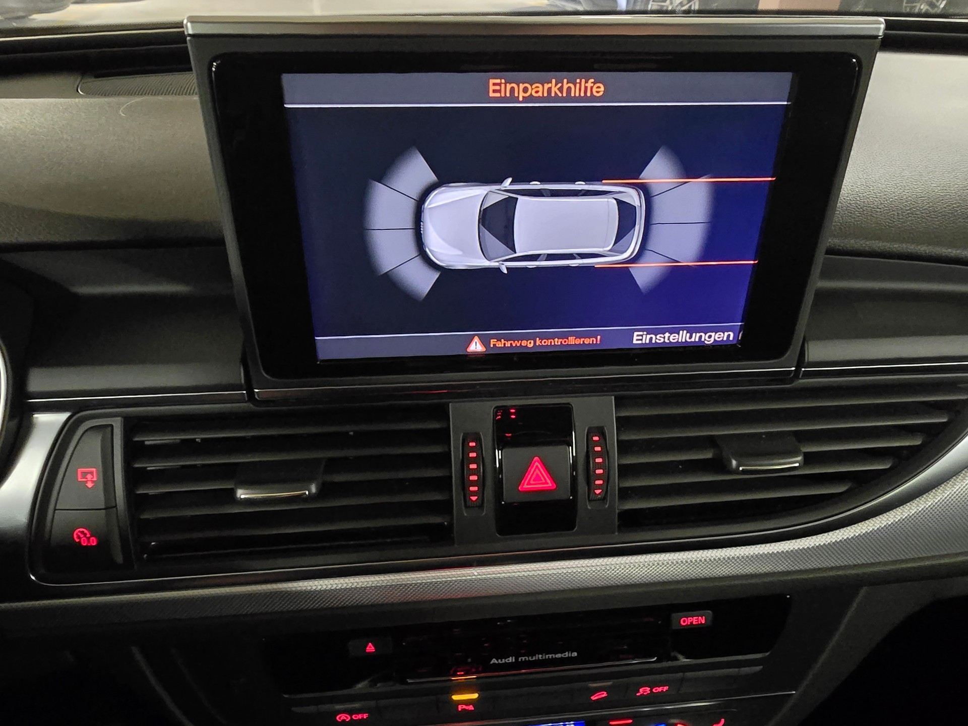 AUDI A6 allroad 3.0 TDI V6 quattro S-tronic-image-13