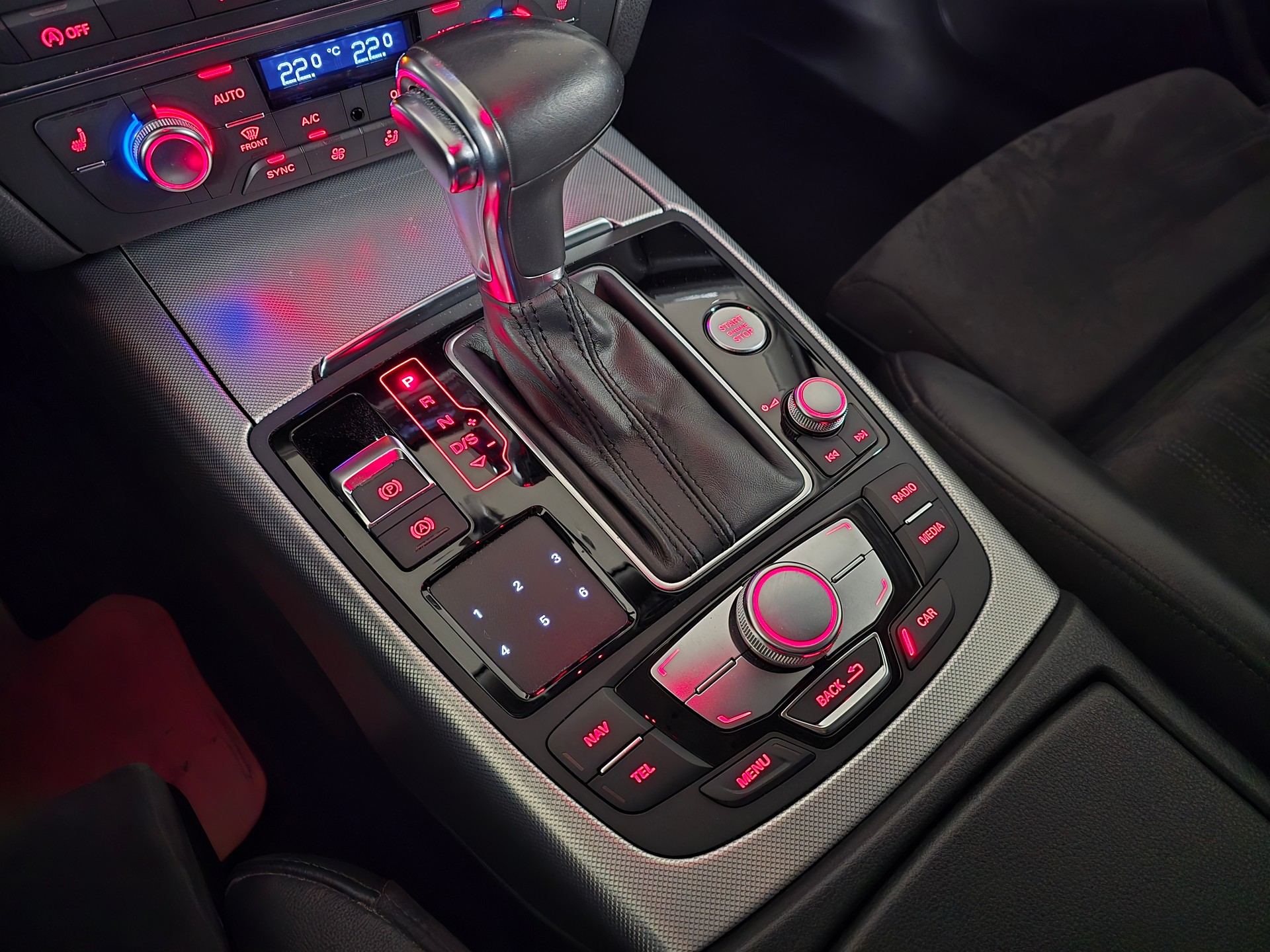 AUDI A6 allroad 3.0 TDI V6 quattro S-tronic-image-17