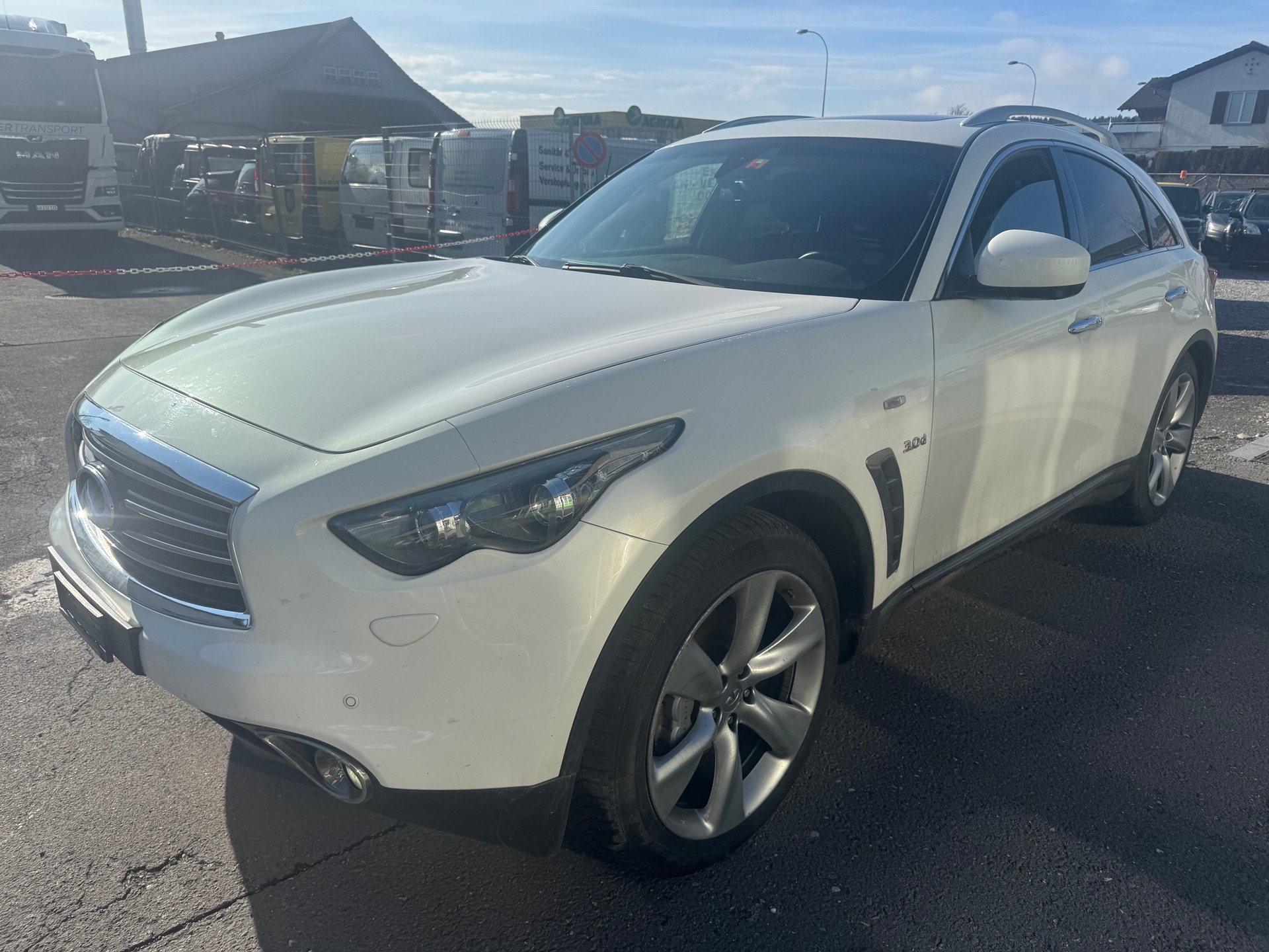 INFINITI QX70 3.0d S AWD Automatic-image-1
