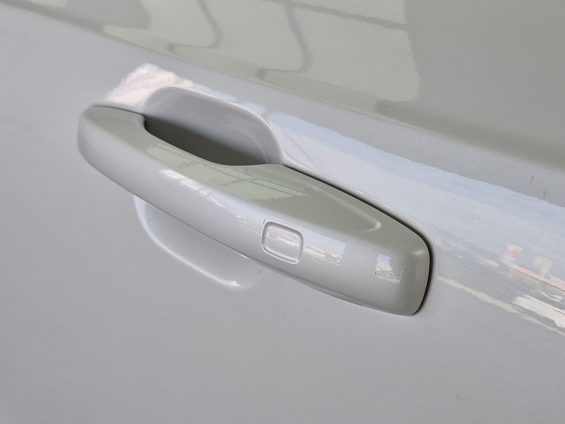 VOLVO XC90 2.0 B5 MH Plus Bright AWD-image-18