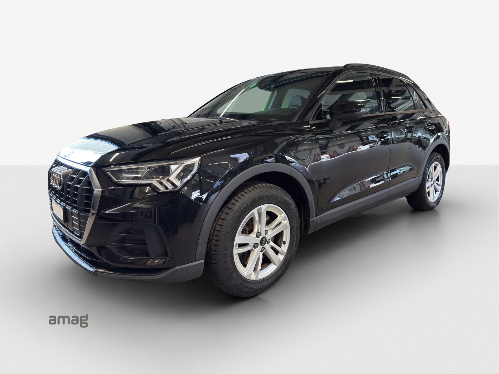 AUDI Q3 45 TFSI e Attraction S-tronic-image-0