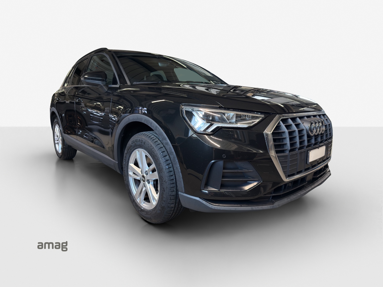 AUDI Q3 45 TFSI e Attraction S-tronic-image-6