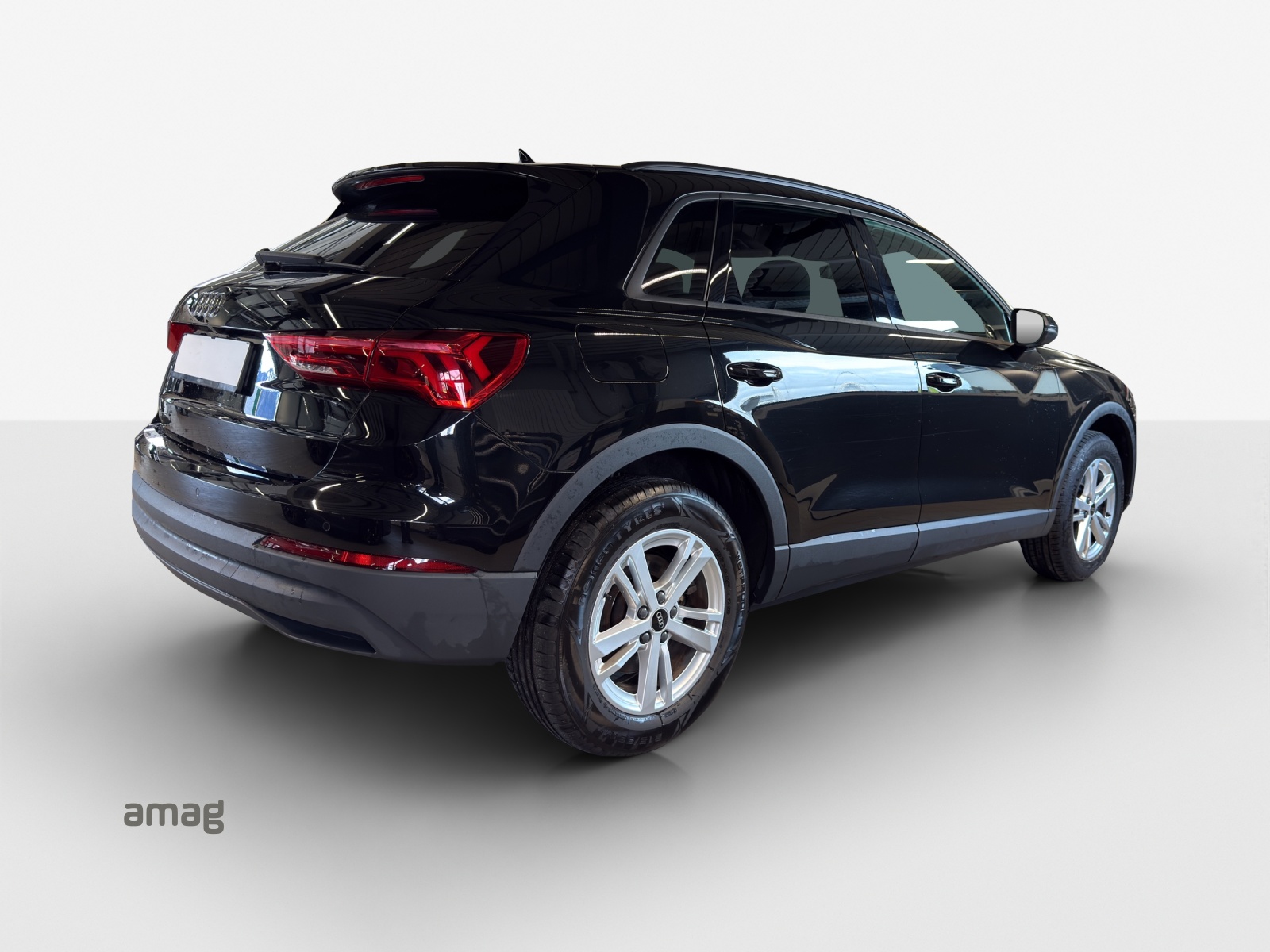 AUDI Q3 45 TFSI e Attraction S-tronic-image-5