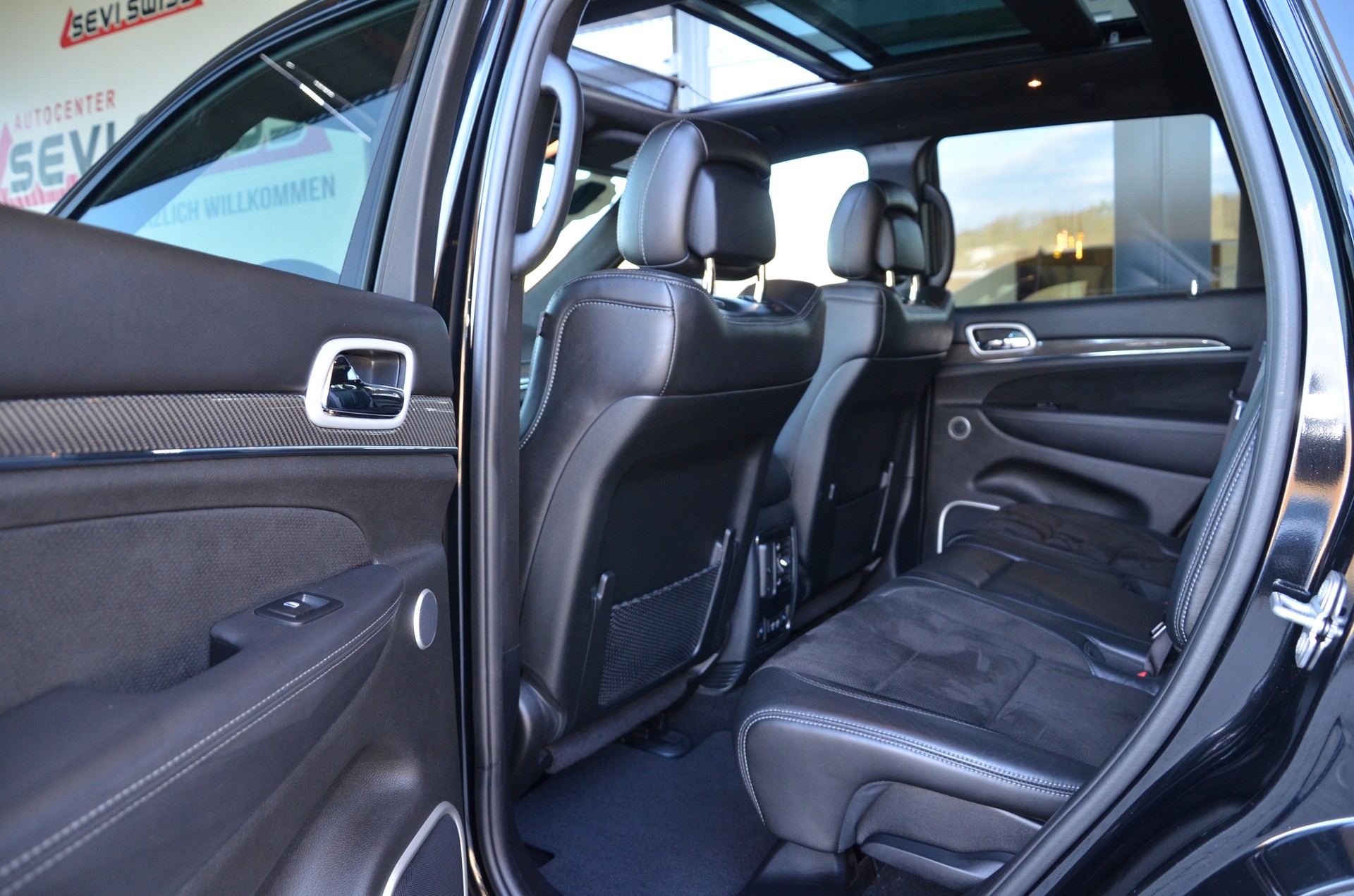 JEEP Grand Cherokee 6.4 V8 HEMI SRT8 Automatic*Frisch ab MFK,1 Jahr oder 20'000km Garantie*-image-8