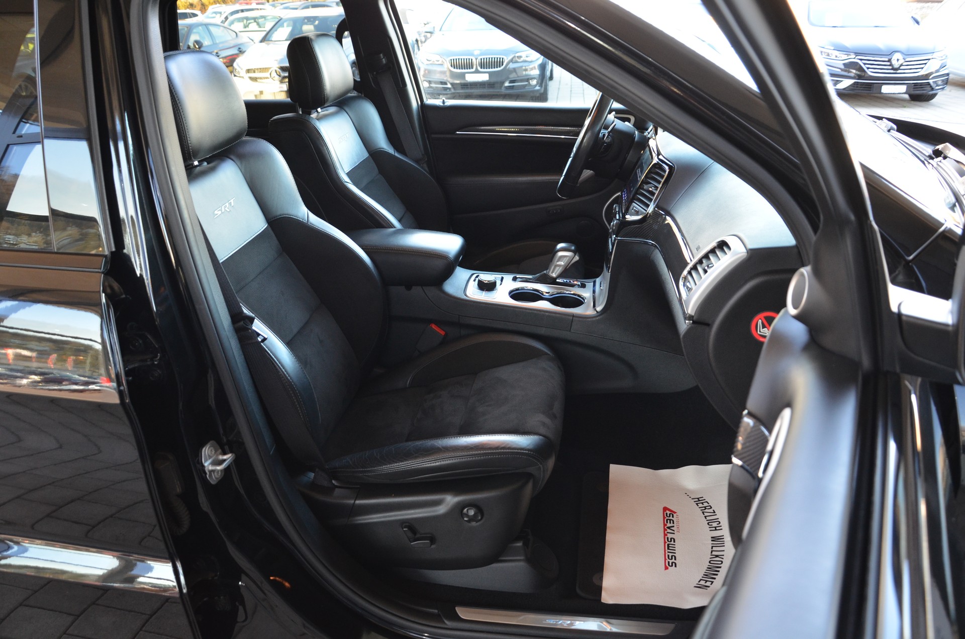 JEEP Grand Cherokee 6.4 V8 HEMI SRT8 Automatic*Frisch ab MFK,1 Jahr oder 20'000km Garantie*-image-9