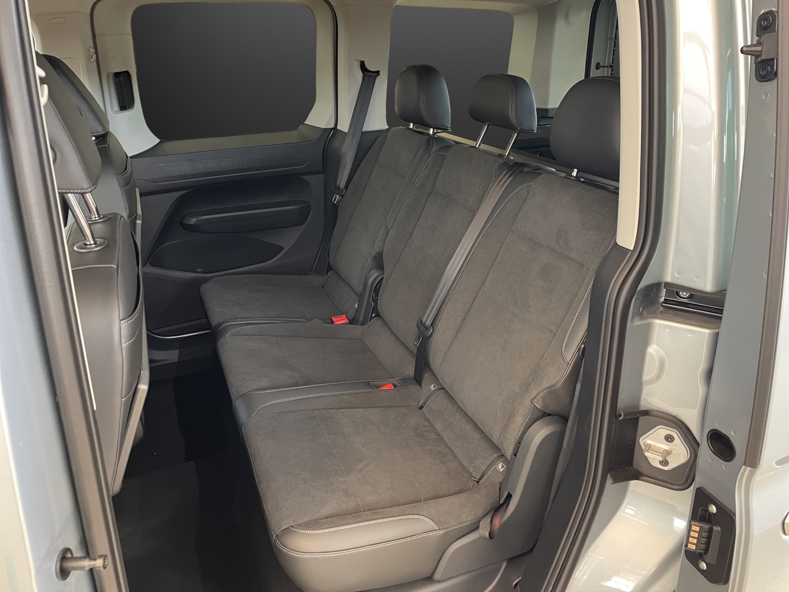 VW Caddy 2.0 TDI 4Motion Life-image-8