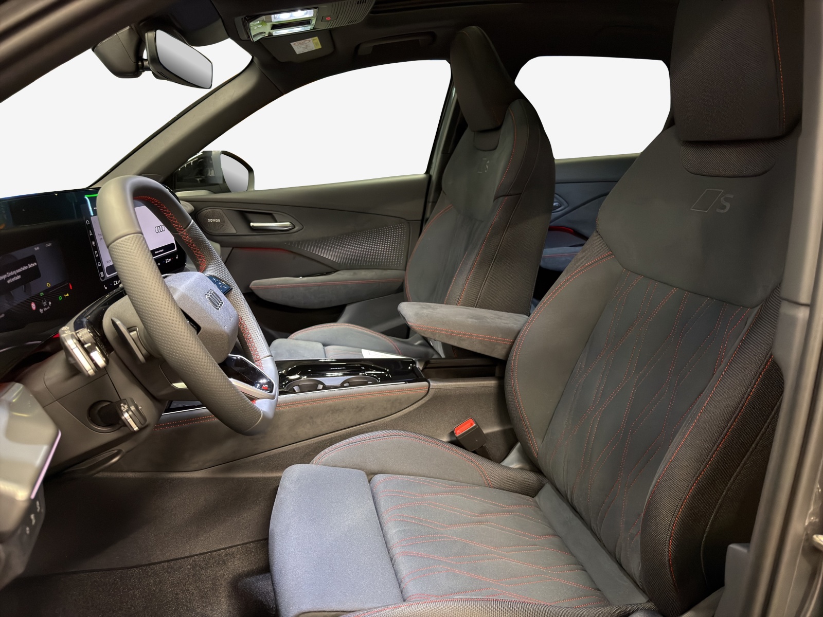 AUDI Q3 SUV 110 kW TFSI S tronic-image-7