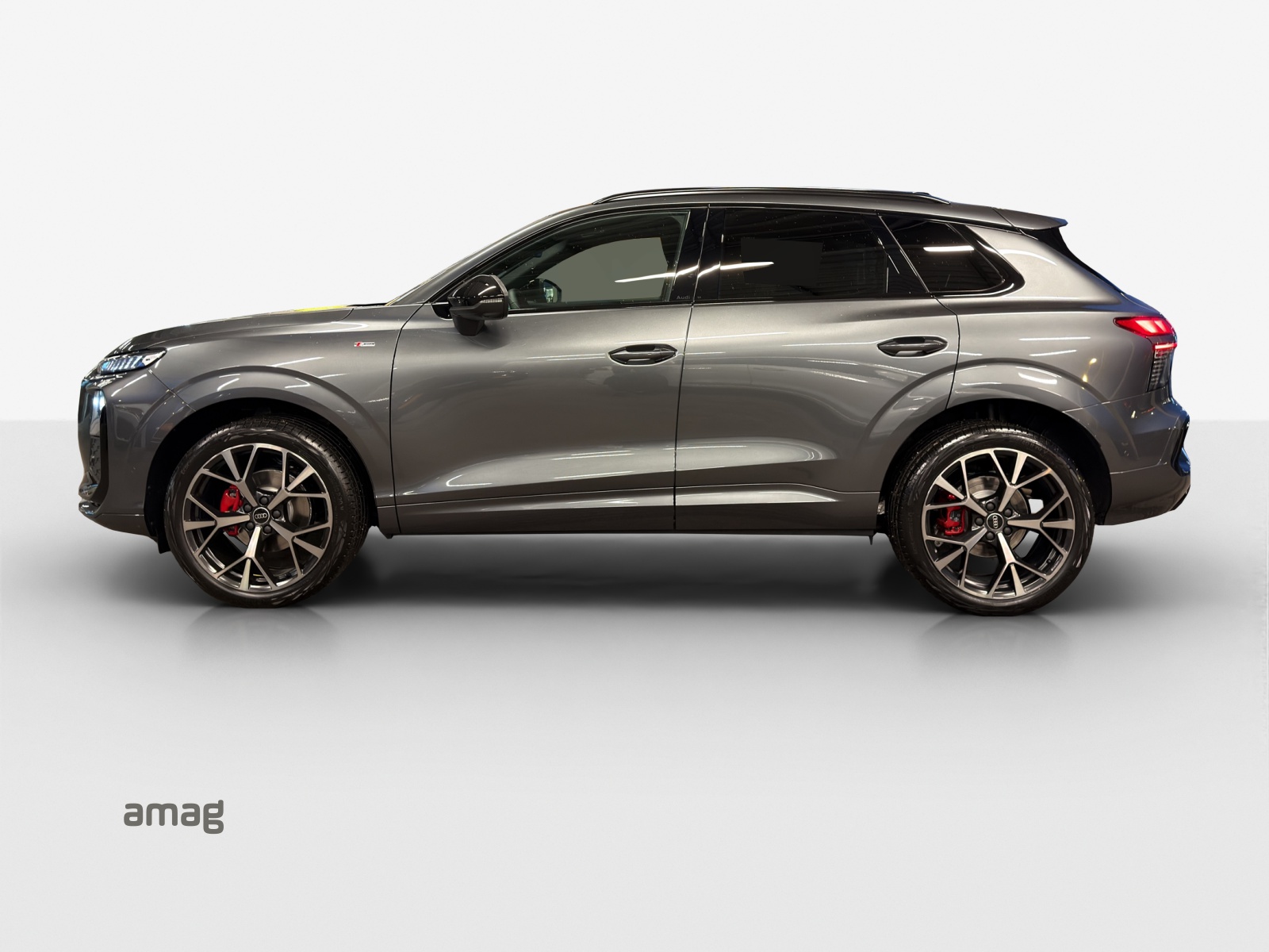 AUDI Q3 SUV 110 kW TFSI S tronic-image-1