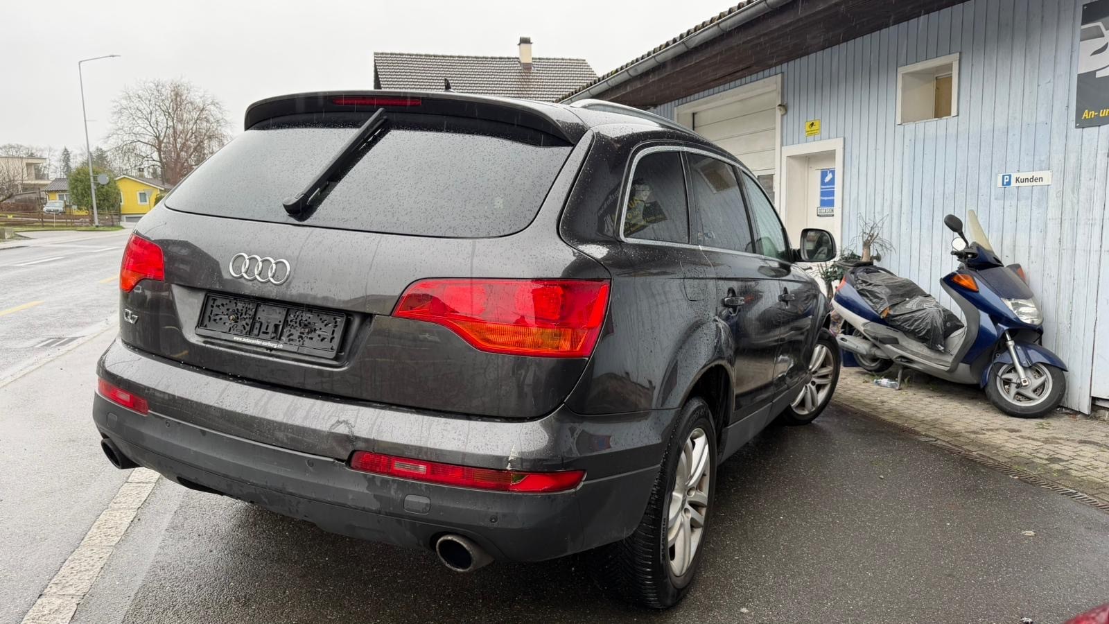 AUDI Q7 4.2 FSI quattro tiptronic-image-4