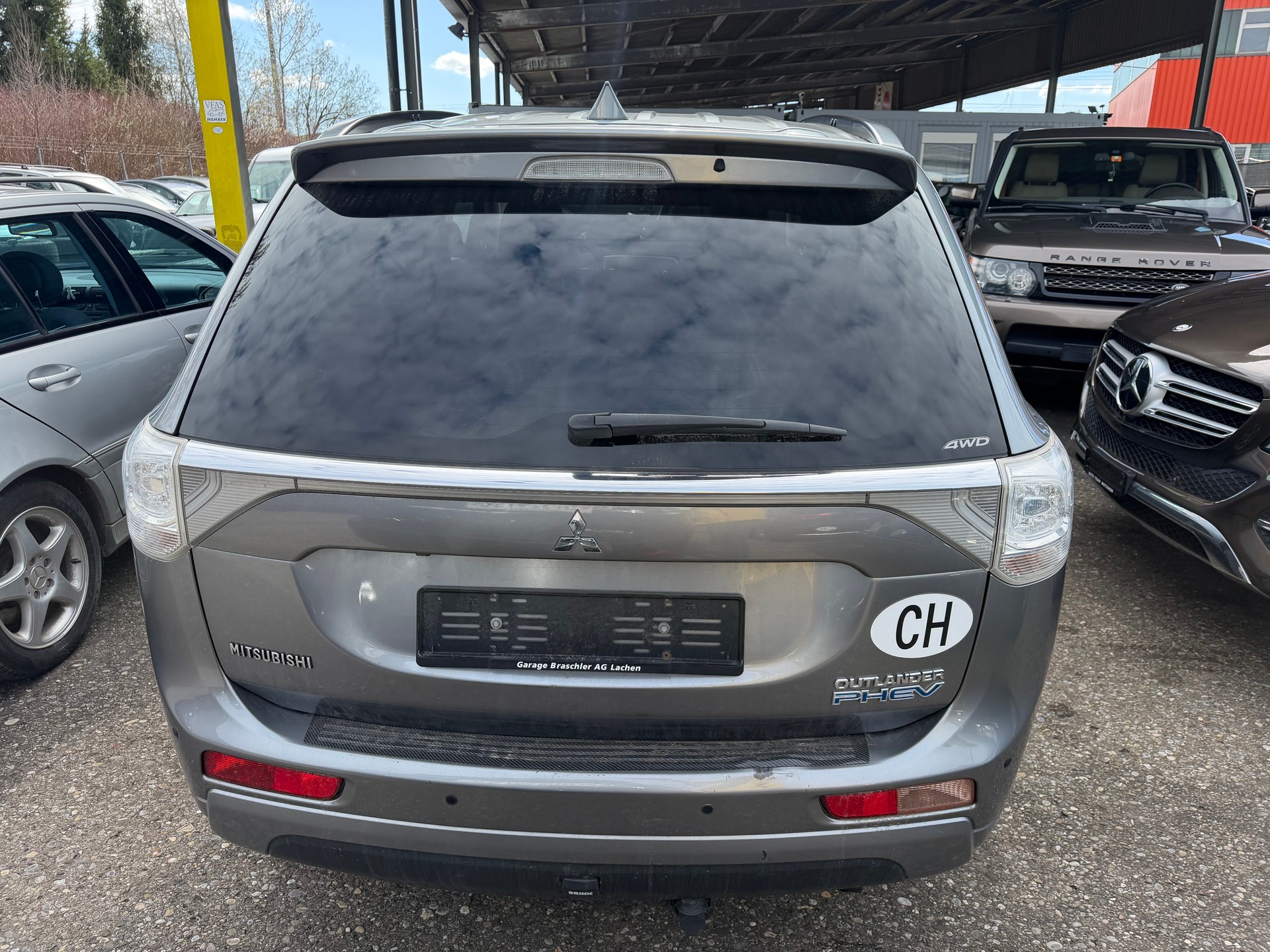 MITSUBISHI Outlander 2.0 PHEV Intense-image-4
