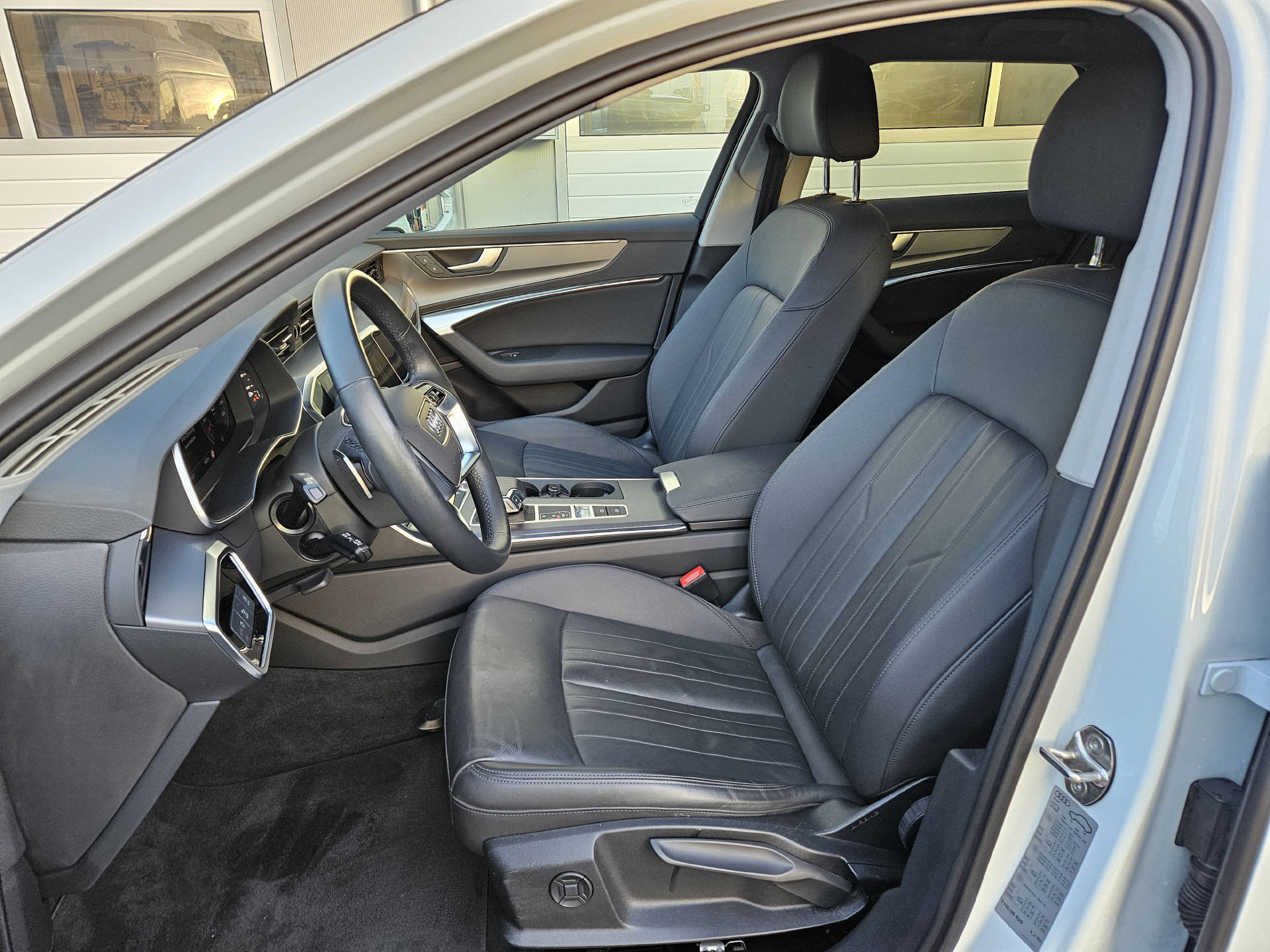 AUDI A6 Avant 2.0 40 TDI S-Tronic-image-24