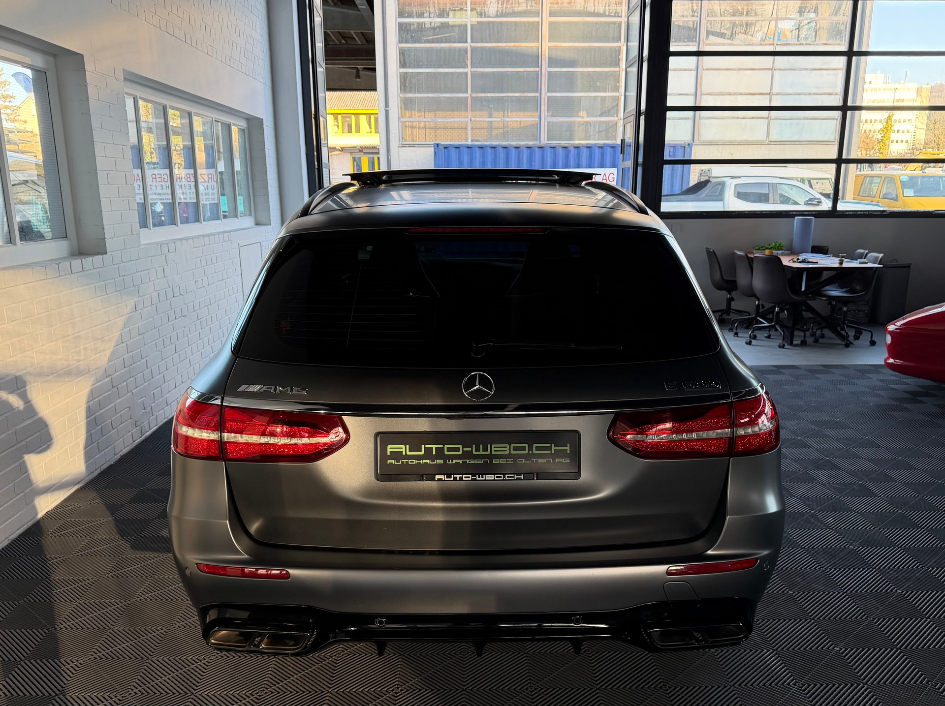 MERCEDES-BENZ E 63 AMG S 612PS 4X4 4 Matic 9G-Tronic-image-3