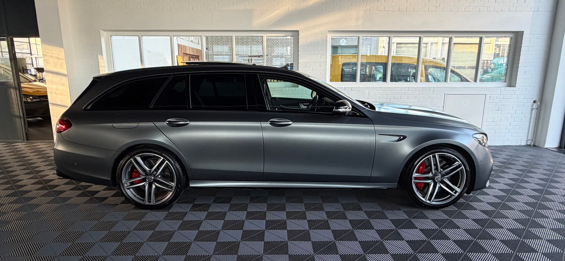 MERCEDES-BENZ E 63 AMG S 612PS 4X4 4 Matic 9G-Tronic-image-1