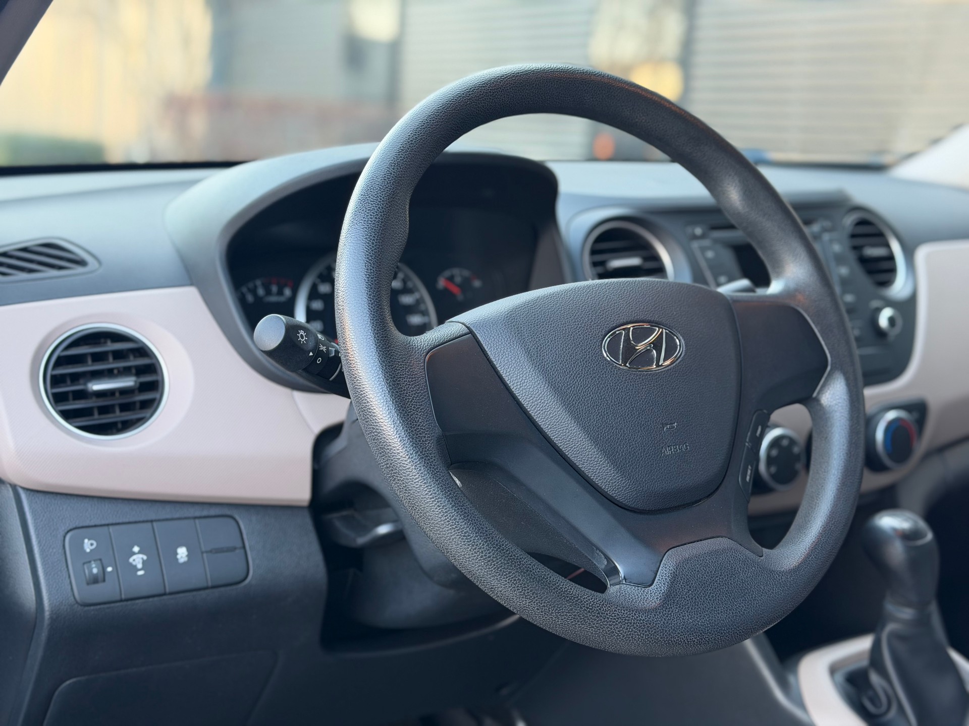 HYUNDAI i10 1.0 Pica-image-12