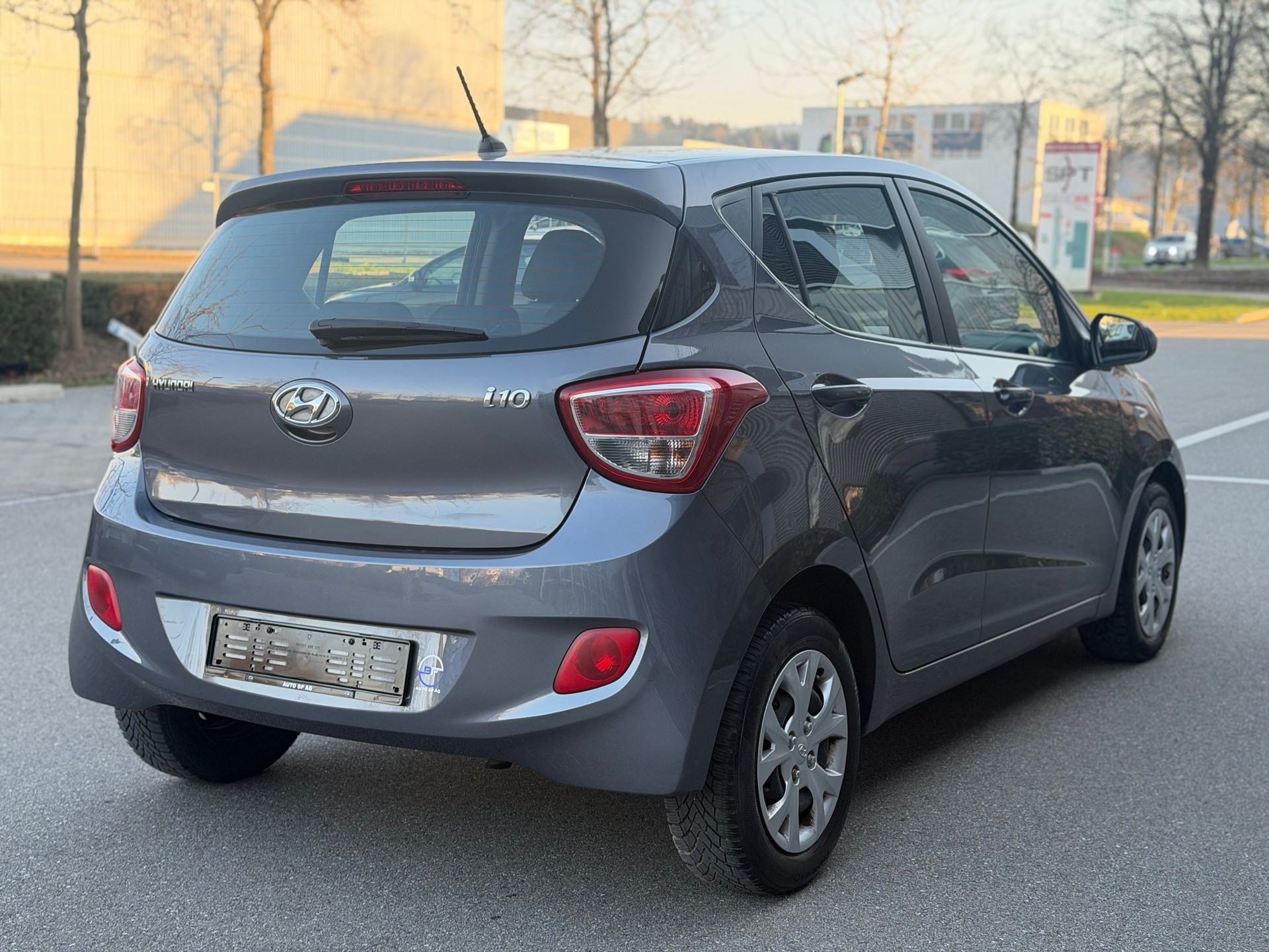 HYUNDAI i10 1.0 Pica-image-4