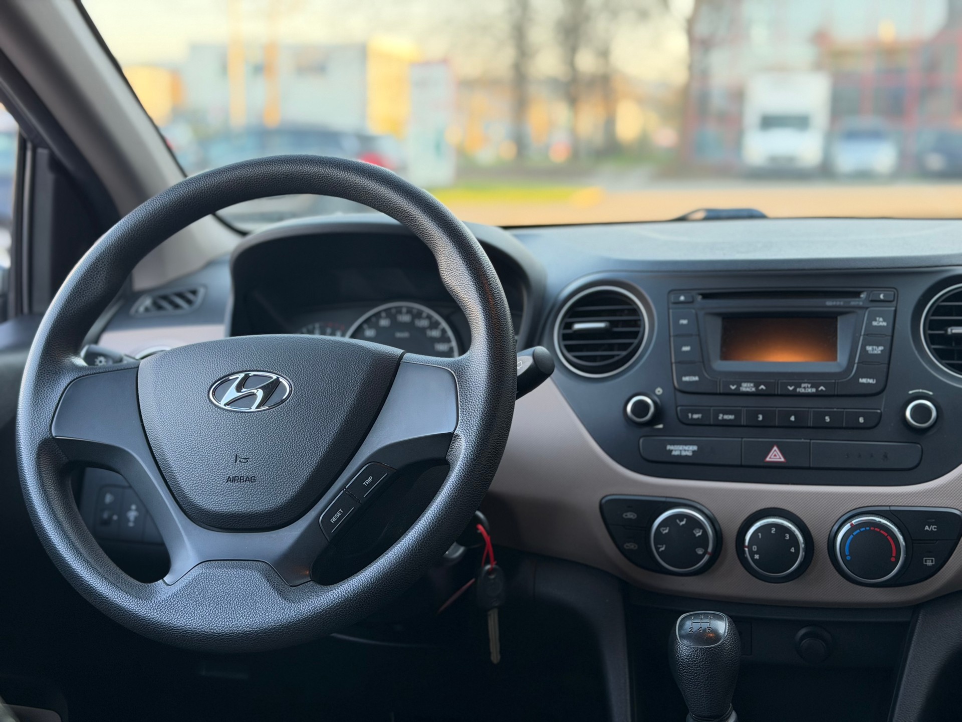 HYUNDAI i10 1.0 Pica-image-10