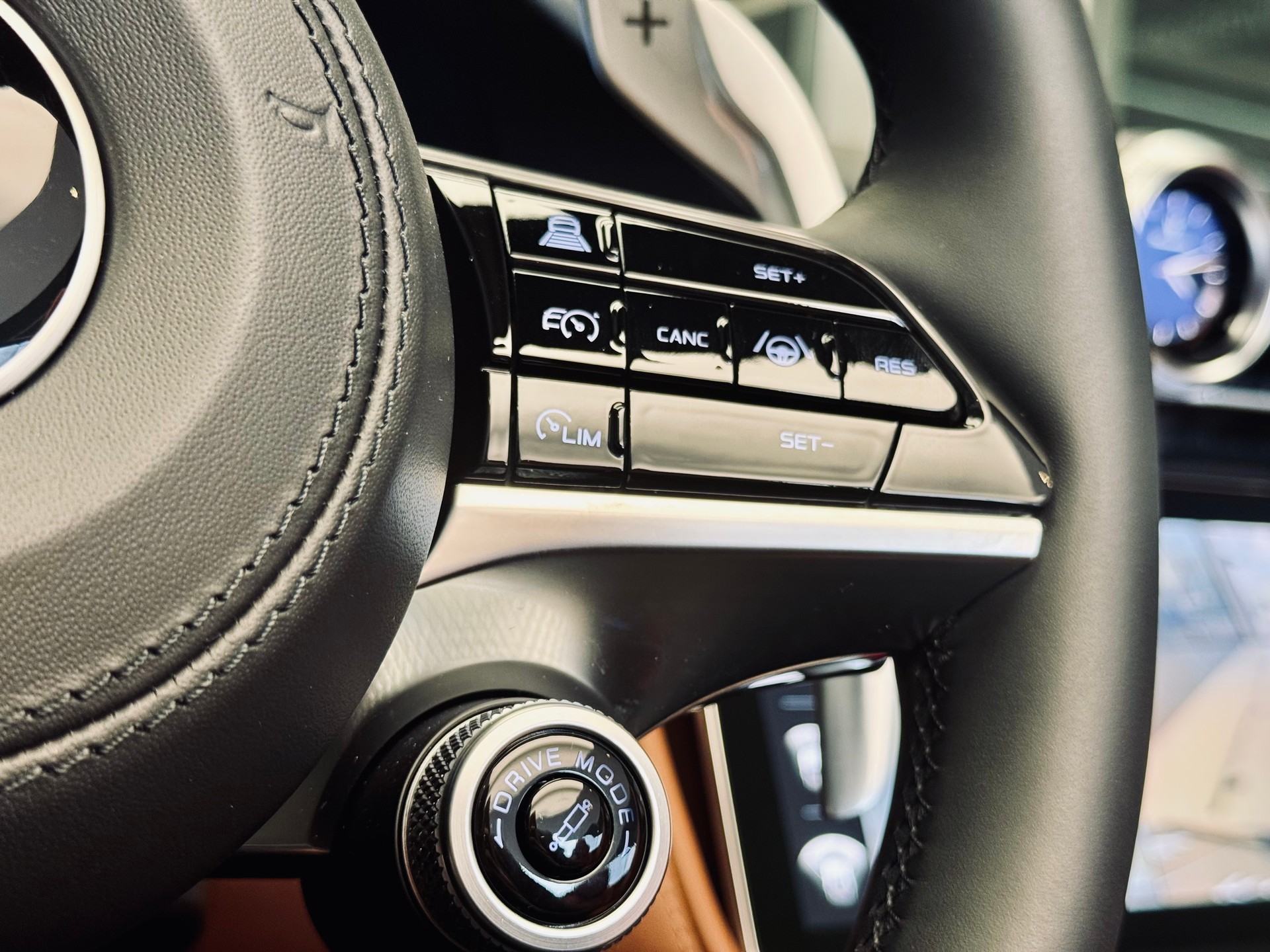 MASERATI GranCabrio Modena-image-16