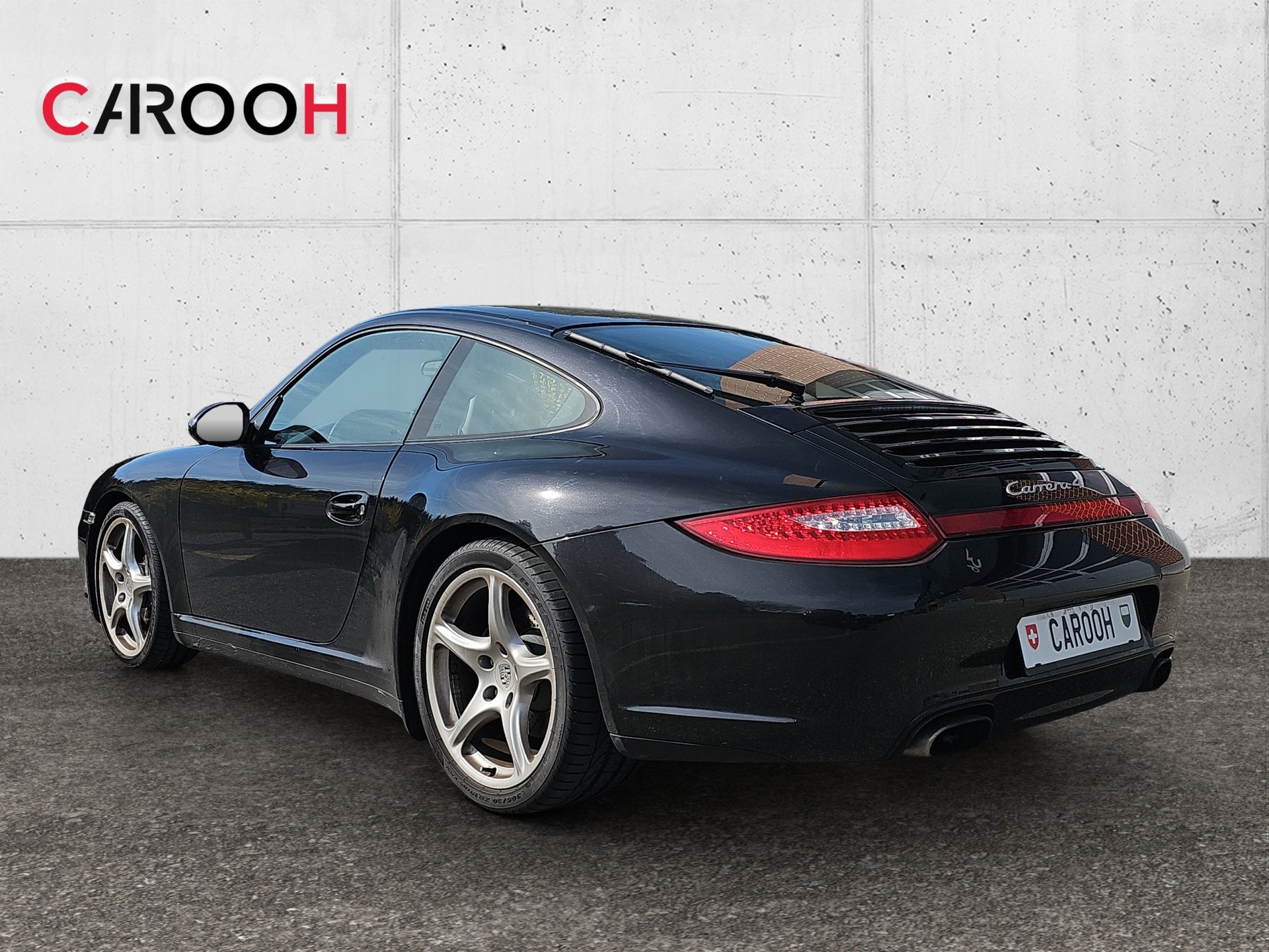 PORSCHE 911 Carrera 4-image-4