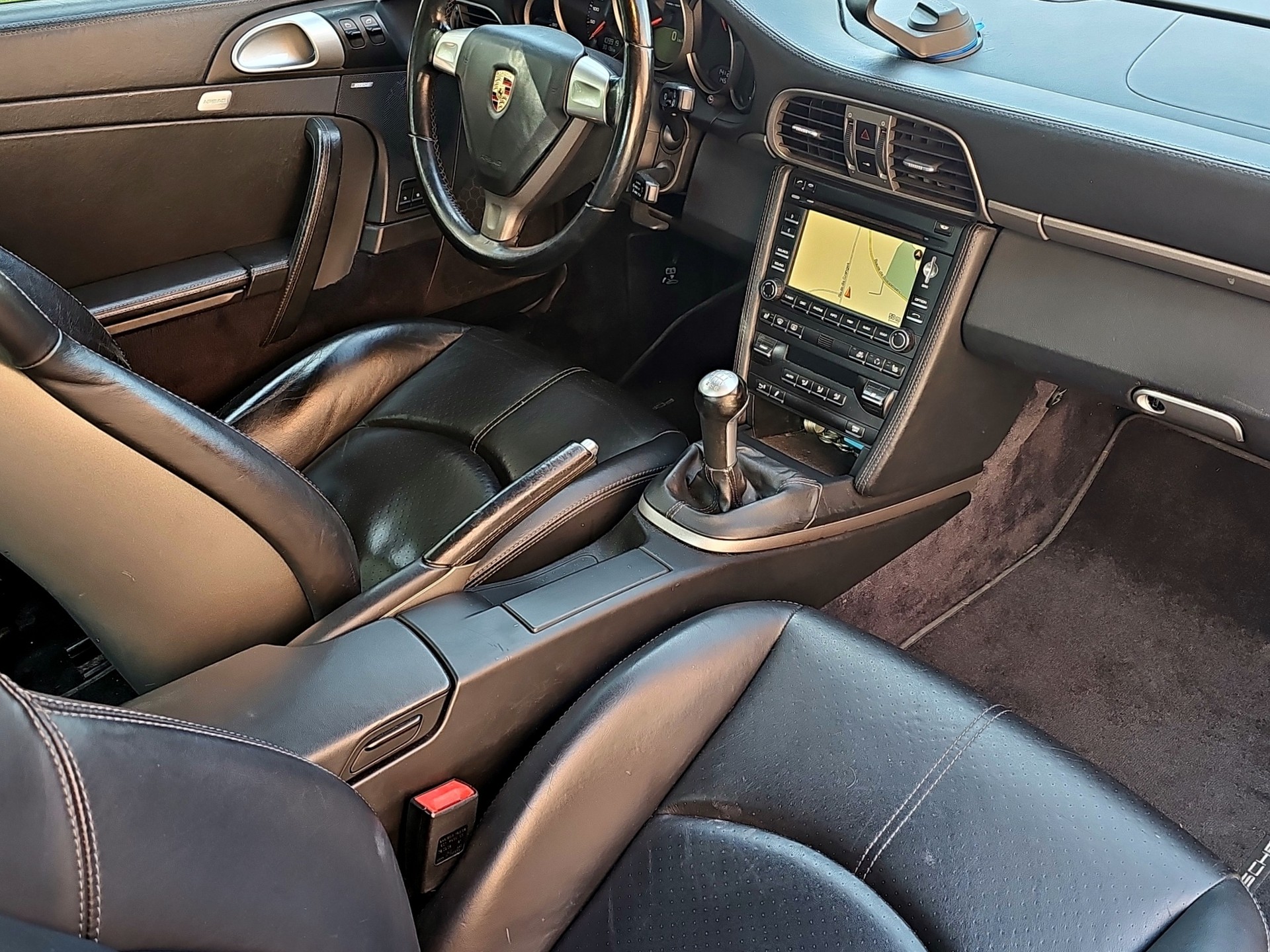PORSCHE 911 Carrera 4-image-20