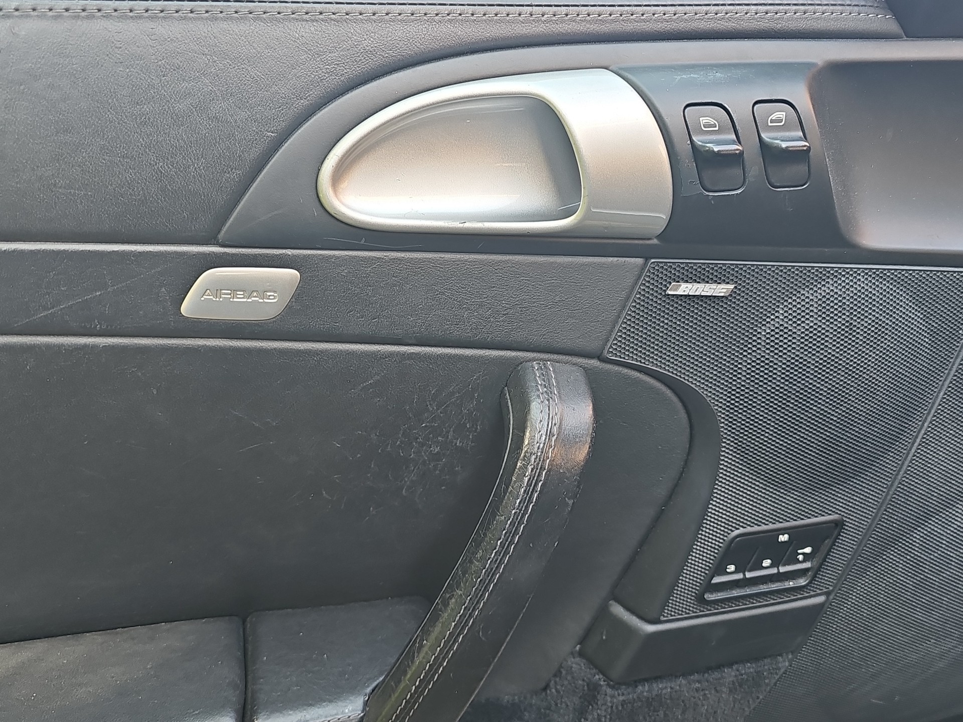PORSCHE 911 Carrera 4-image-23
