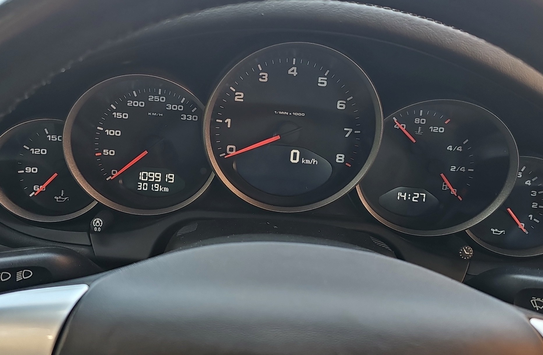 PORSCHE 911 Carrera 4-image-15