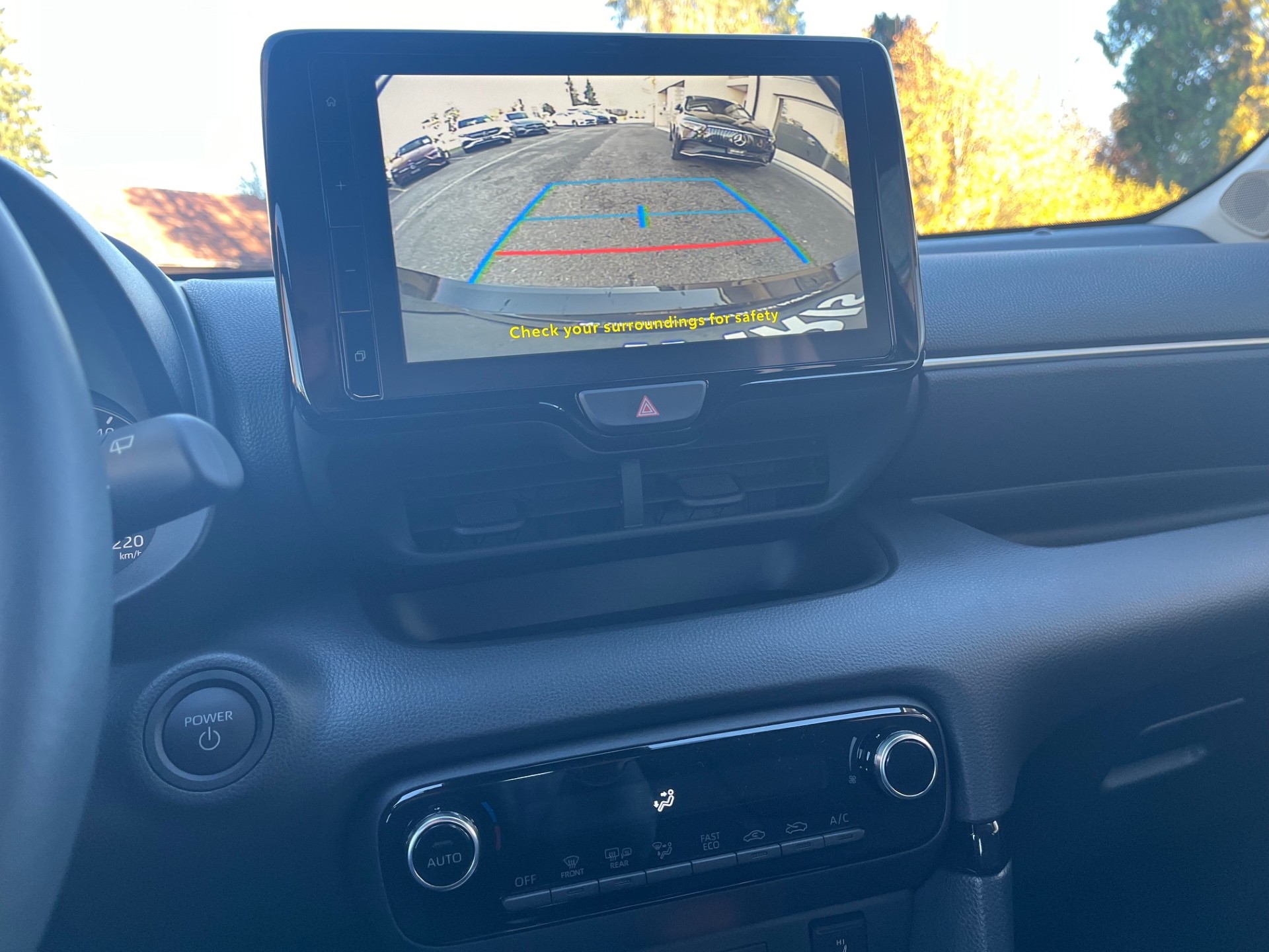 TOYOTA Yaris 1.5 Comfort e-CVT-image-11