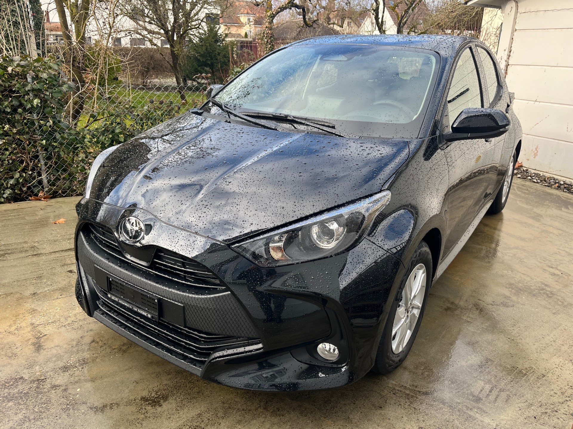 TOYOTA Yaris 1.5 Comfort e-CVT-image-1