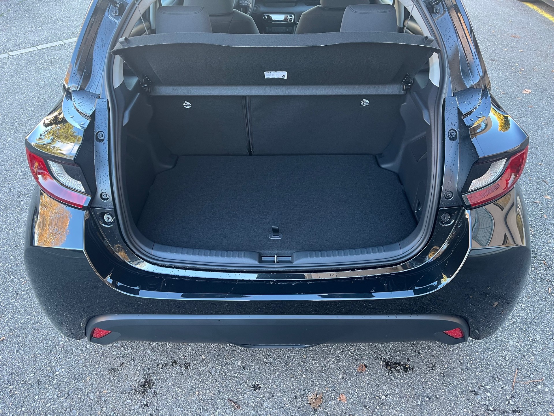 TOYOTA Yaris 1.5 Comfort e-CVT-image-18