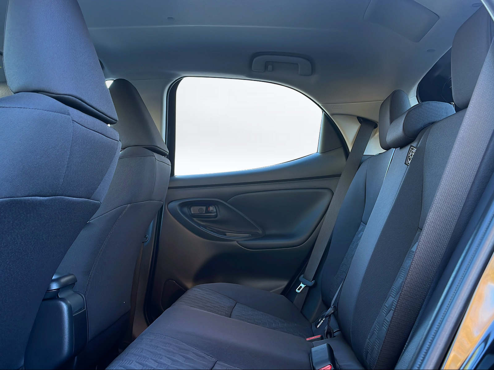 TOYOTA Yaris 1.5 Comfort e-CVT-image-9