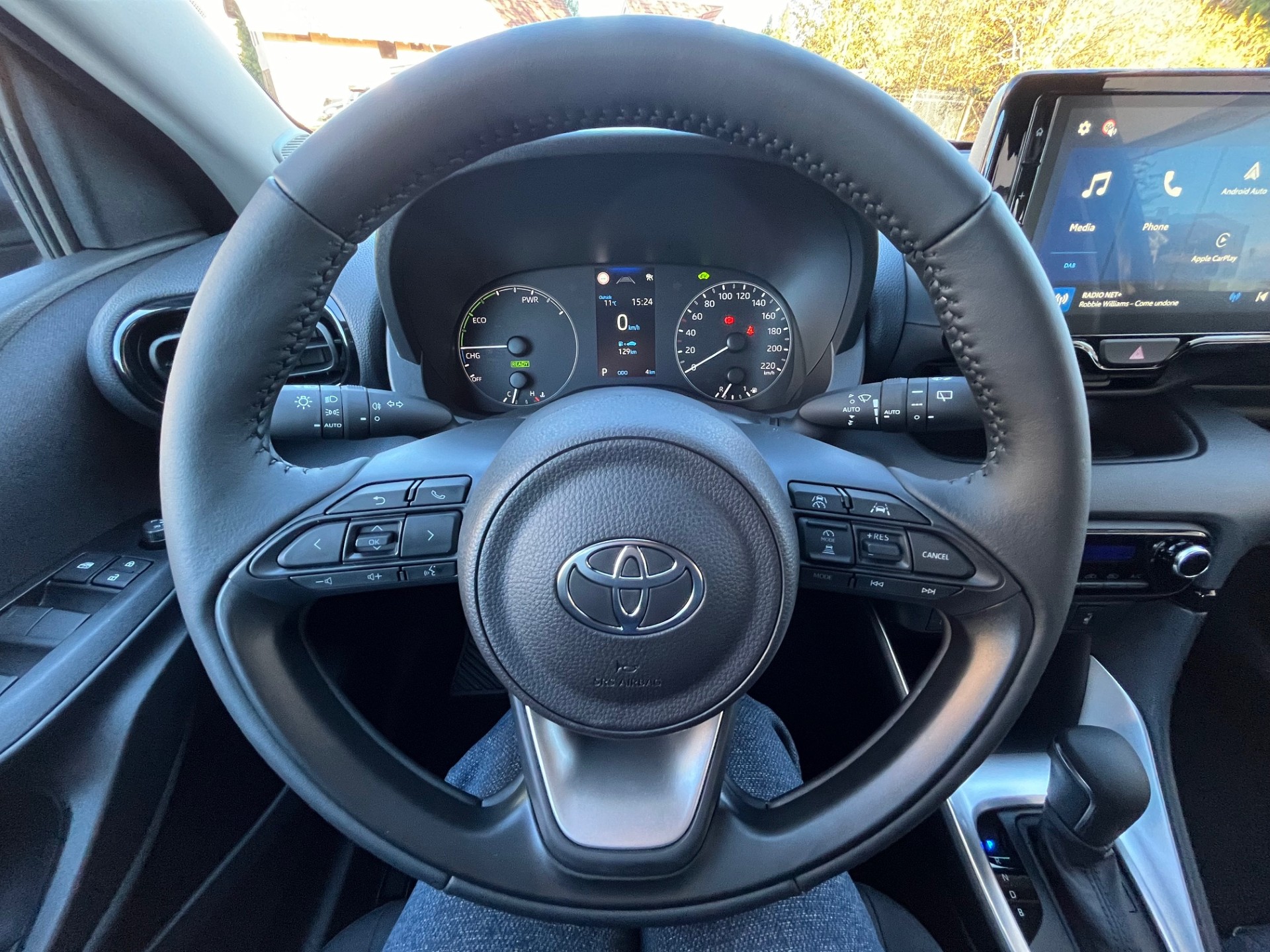 TOYOTA Yaris 1.5 Comfort e-CVT-image-10