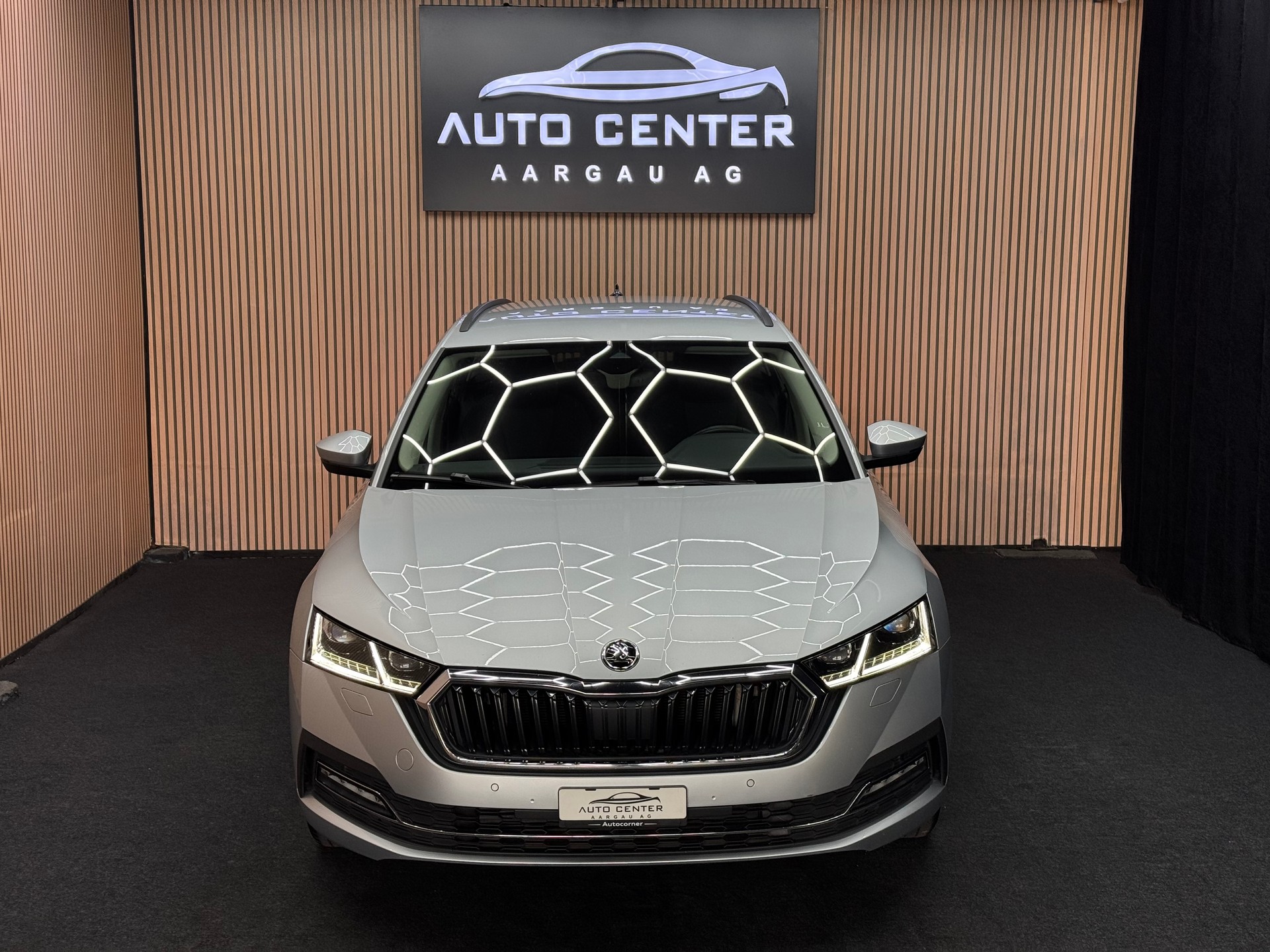 SKODA Octavia Combi 2.0 TDI 150 Style DSG | CH-Fahrzeug | 1 Jahr Garantie | *ab CHF 199.-/ Monat*-image-2
