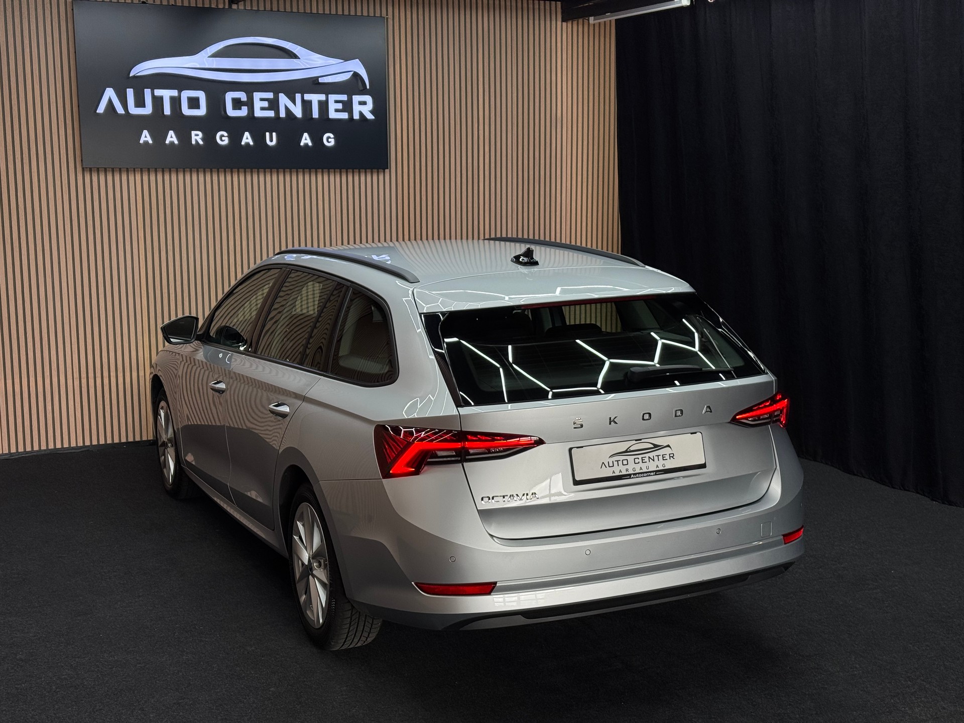 SKODA Octavia Combi 2.0 TDI 150 Style DSG | CH-Fahrzeug | 1 Jahr Garantie | *ab CHF 199.-/ Monat*-image-18