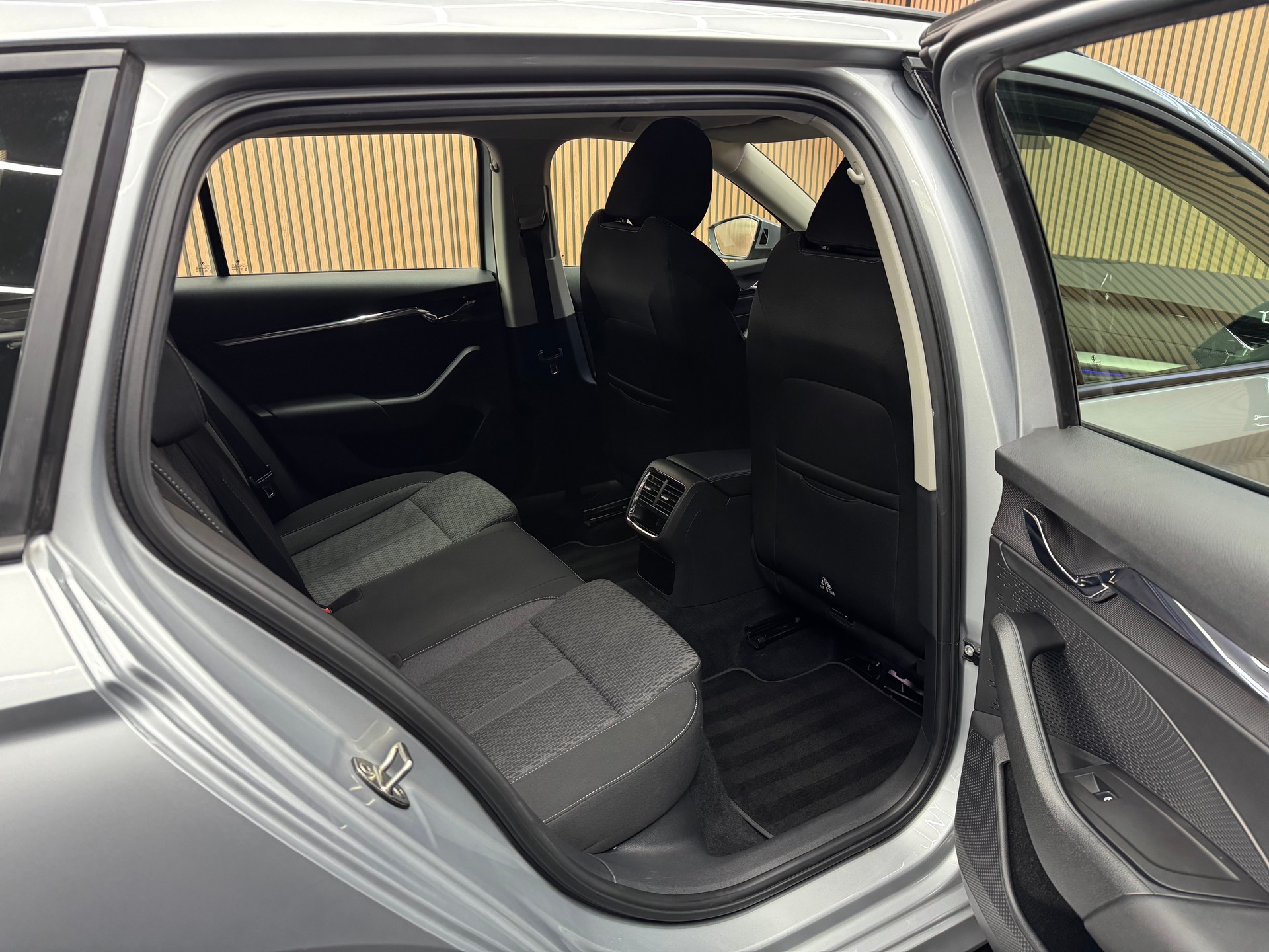 SKODA Octavia Combi 2.0 TDI 150 Style DSG | CH-Fahrzeug | 1 Jahr Garantie | *ab CHF 199.-/ Monat*-image-11