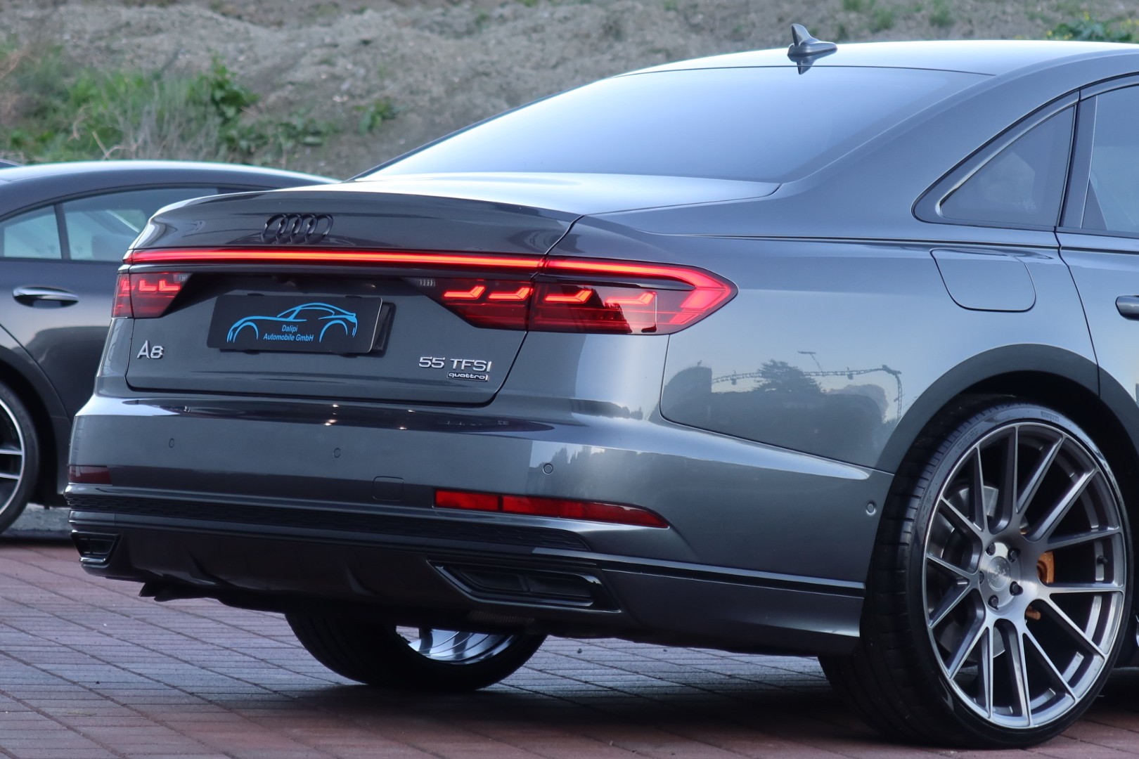 AUDI A8 55 L TFSI quattro tiptronic-image-25