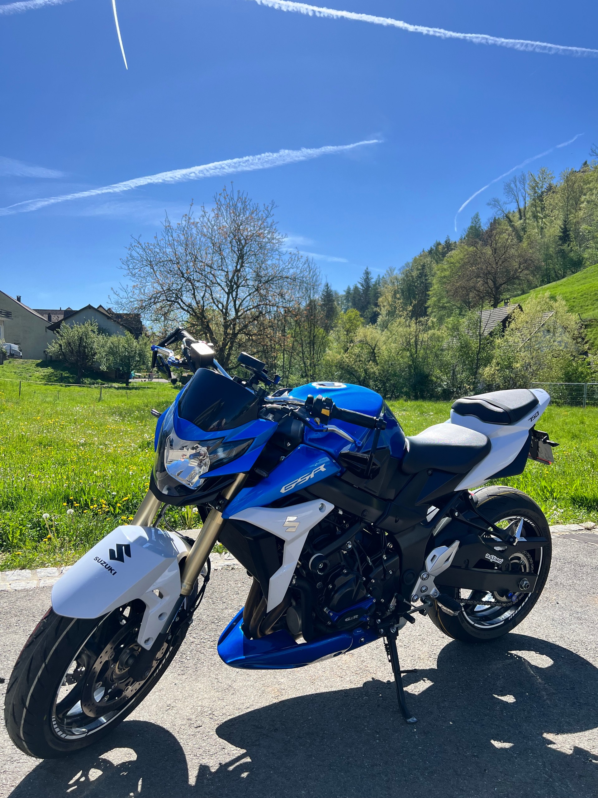 SUZUKI GSR 750 ABS
