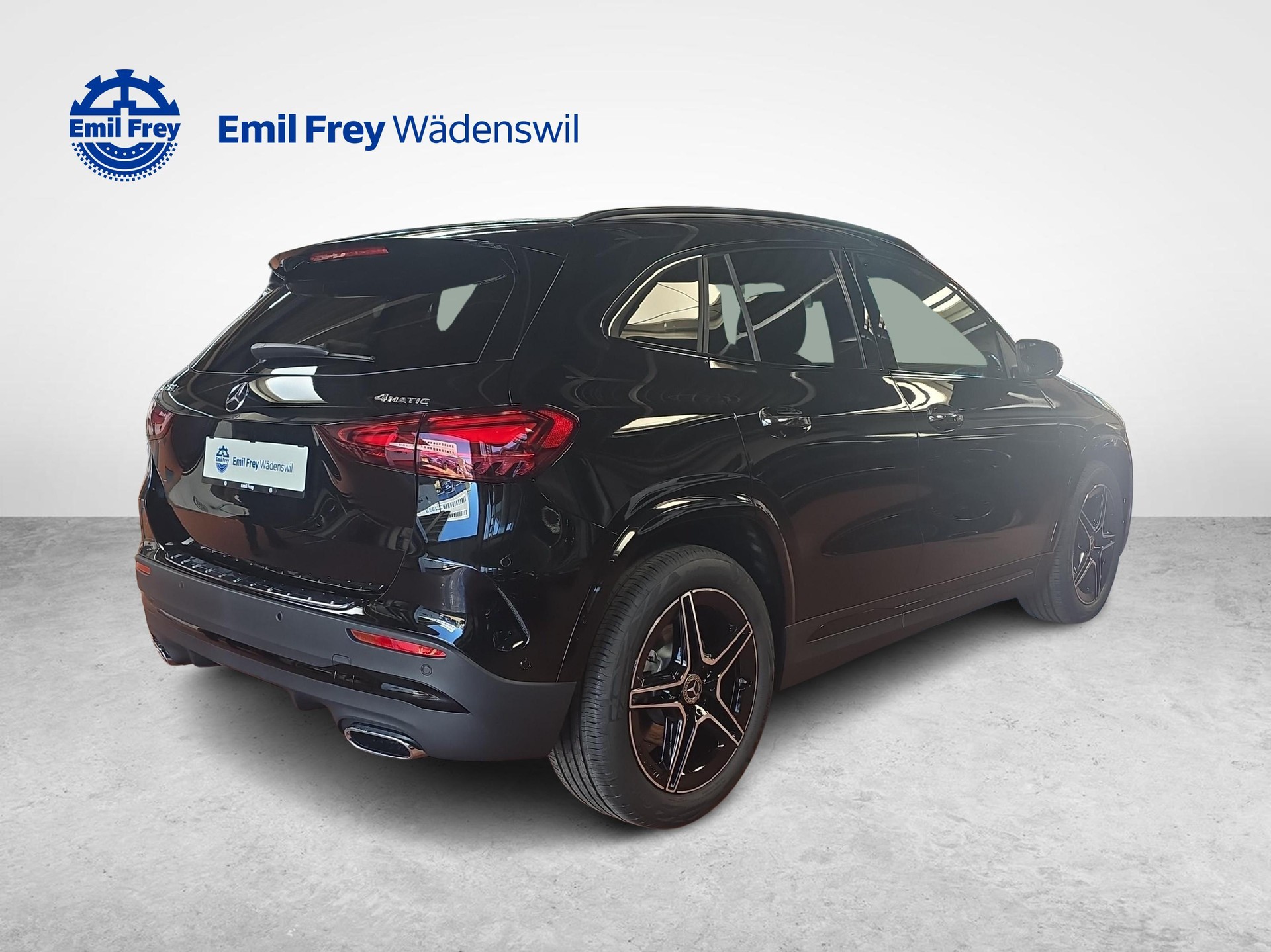 MERCEDES-BENZ GLA 250 4MATIC Swiss Star AMG Line-image-3