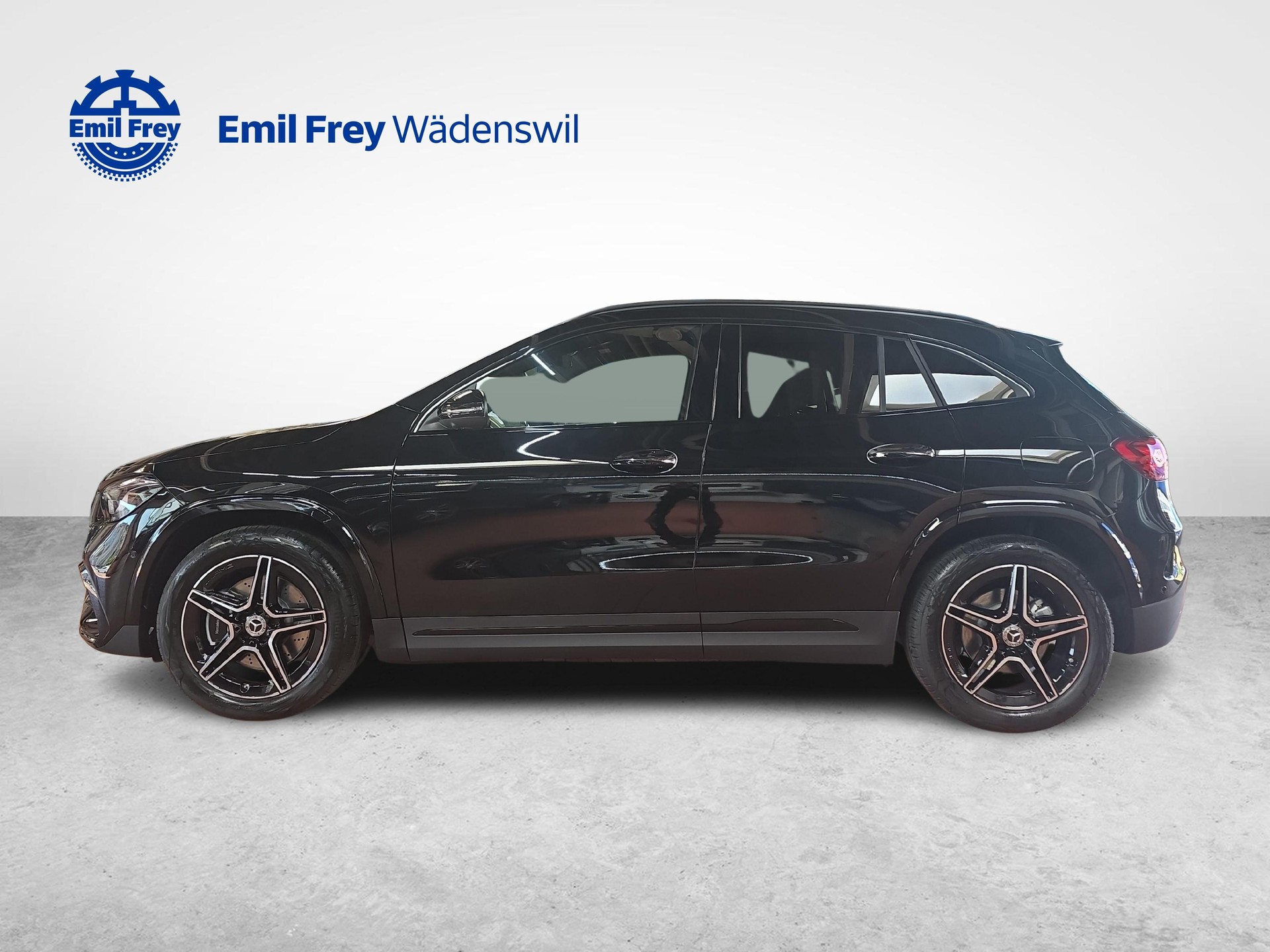MERCEDES-BENZ GLA 250 4MATIC Swiss Star AMG Line-image-1