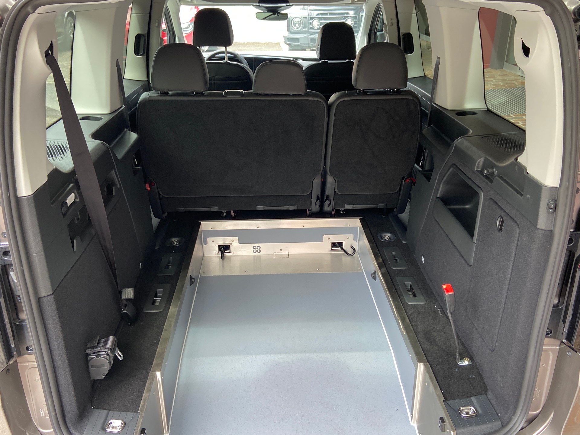 VW Caddy Maxi Kombi Premium 1.5 TSI DSG Rollstuhltransport 5+1 Plätze-image-0