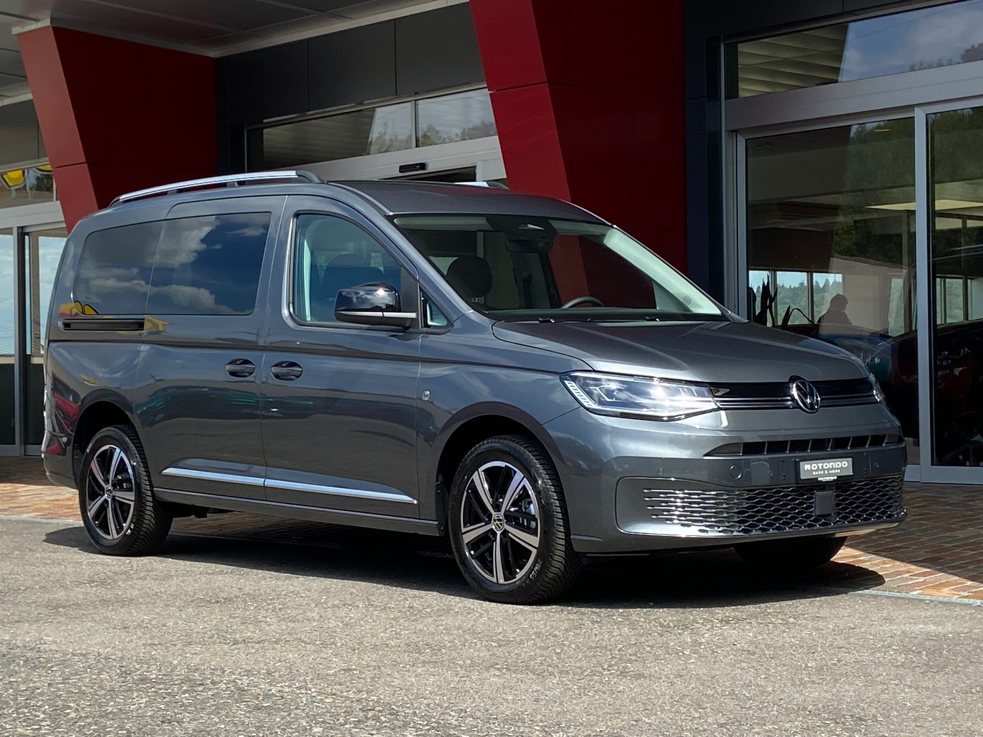 VW Caddy Maxi Kombi Premium 1.5 TSI DSG Rollstuhltransport 5+1 Plätze-image-22